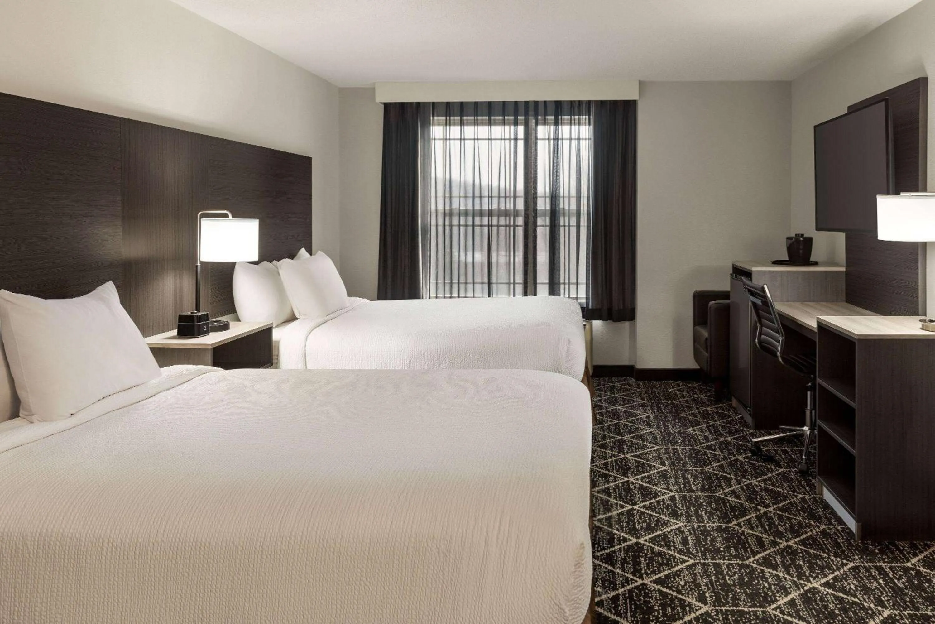 Photo of the whole room, Bed in The George NY