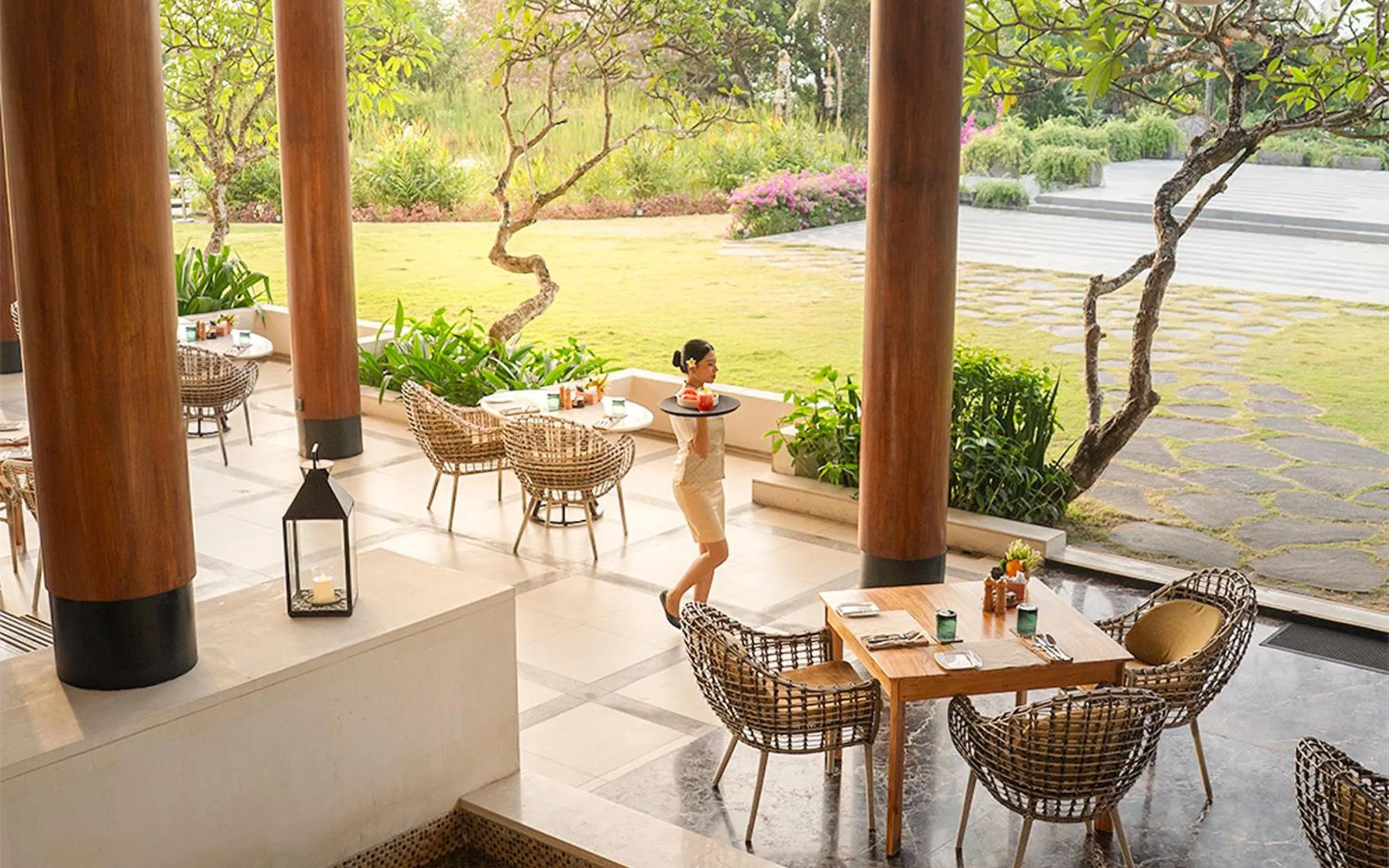 Restaurant/places to eat in Samabe Bali Villas