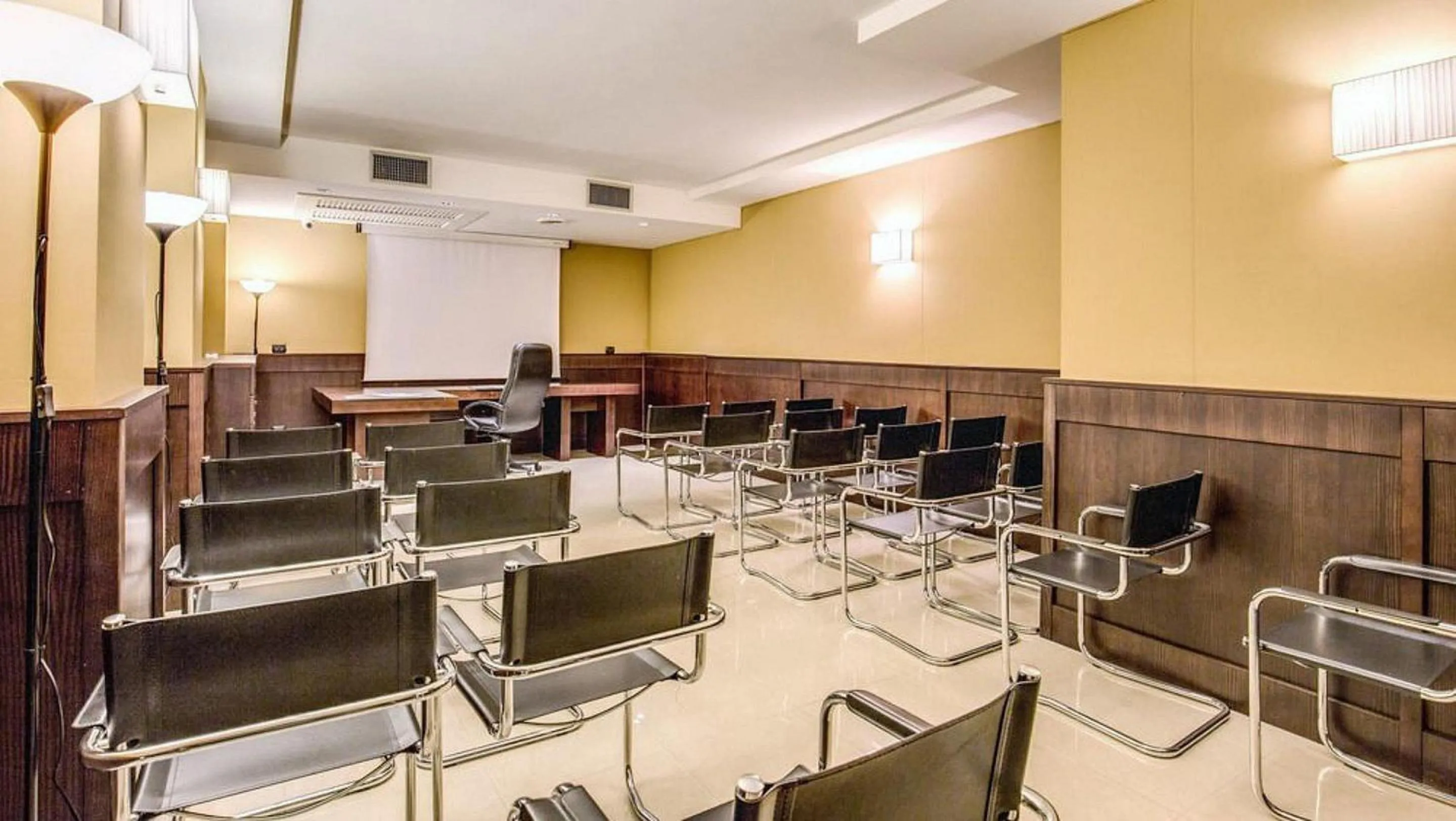 Business facilities in The Strand Hotel