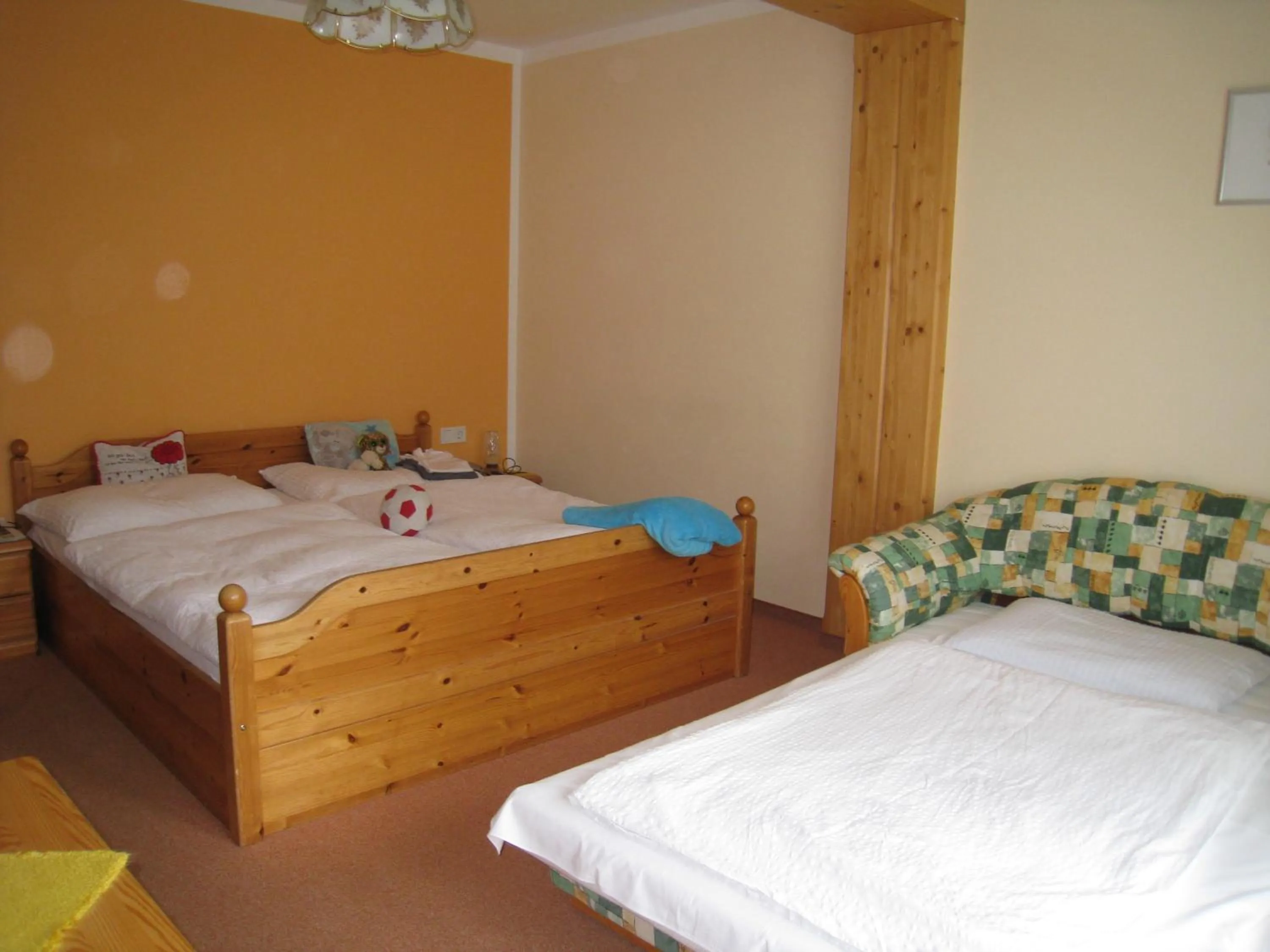 Bedroom, Bed in Gasthof zum Mohrn