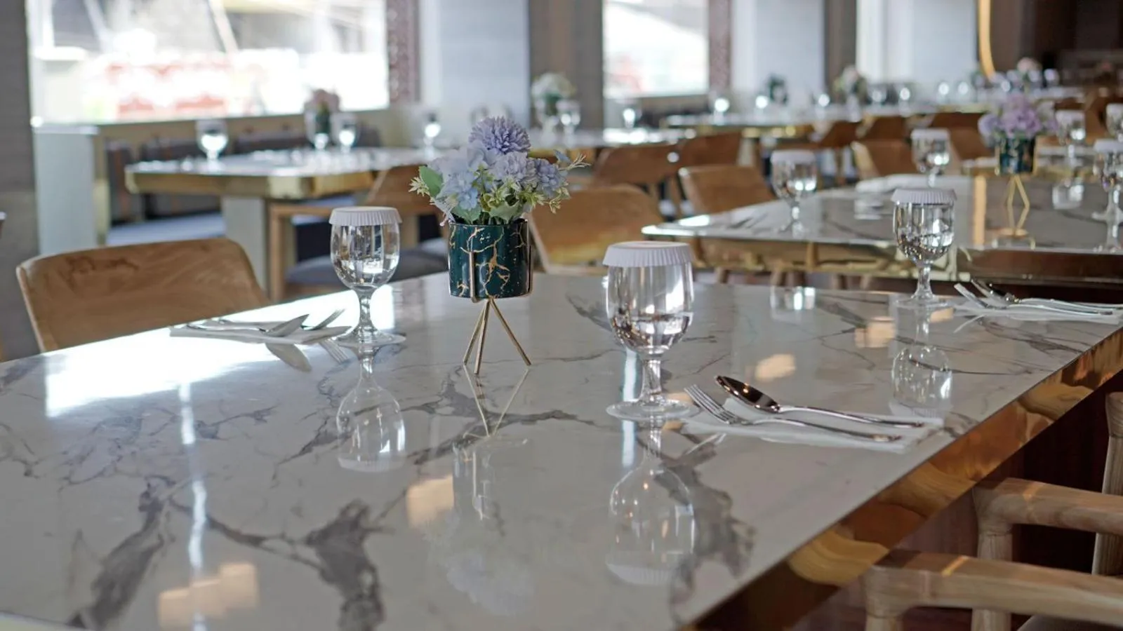 Restaurant/places to eat in Cavinton Hotel Malioboro Yogyakarta