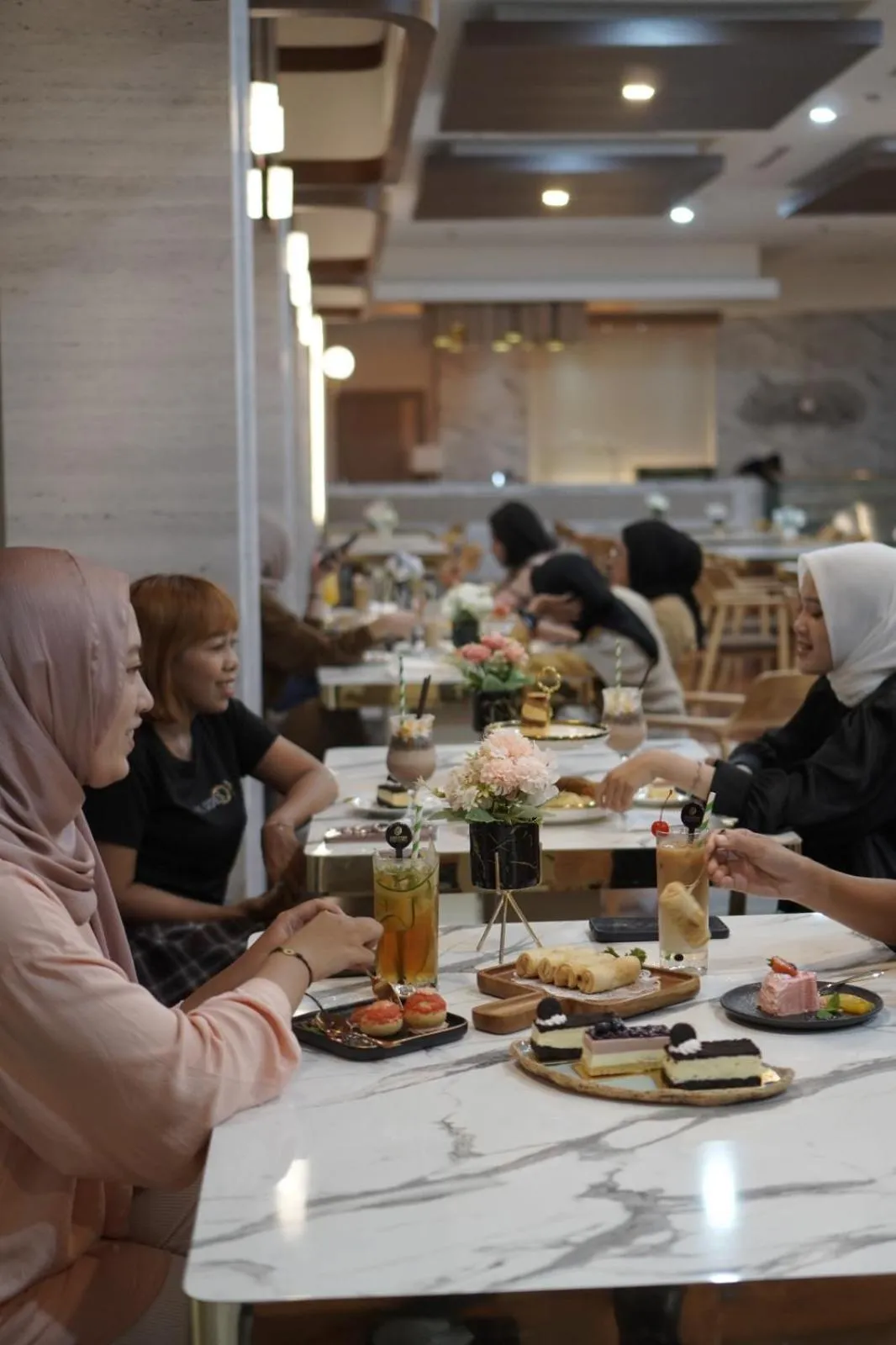 Restaurant/places to eat in Cavinton Hotel Malioboro Yogyakarta