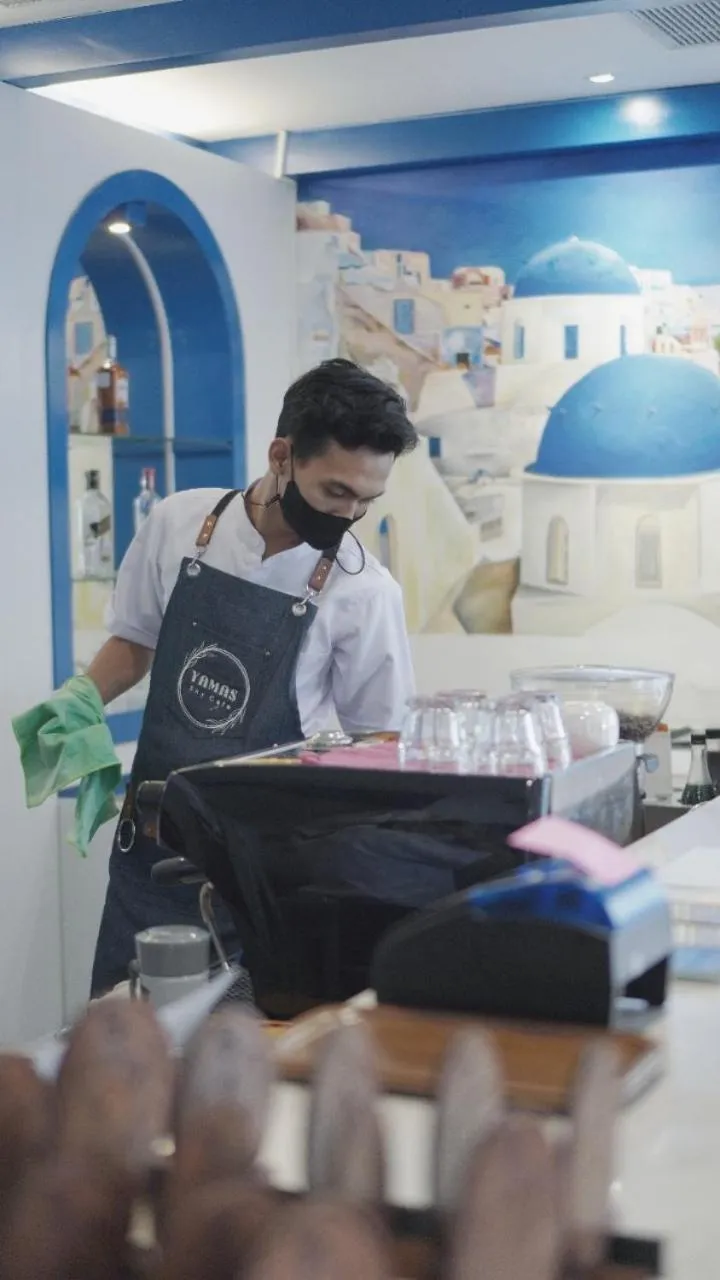 Restaurant/places to eat in Cavinton Hotel Malioboro Yogyakarta