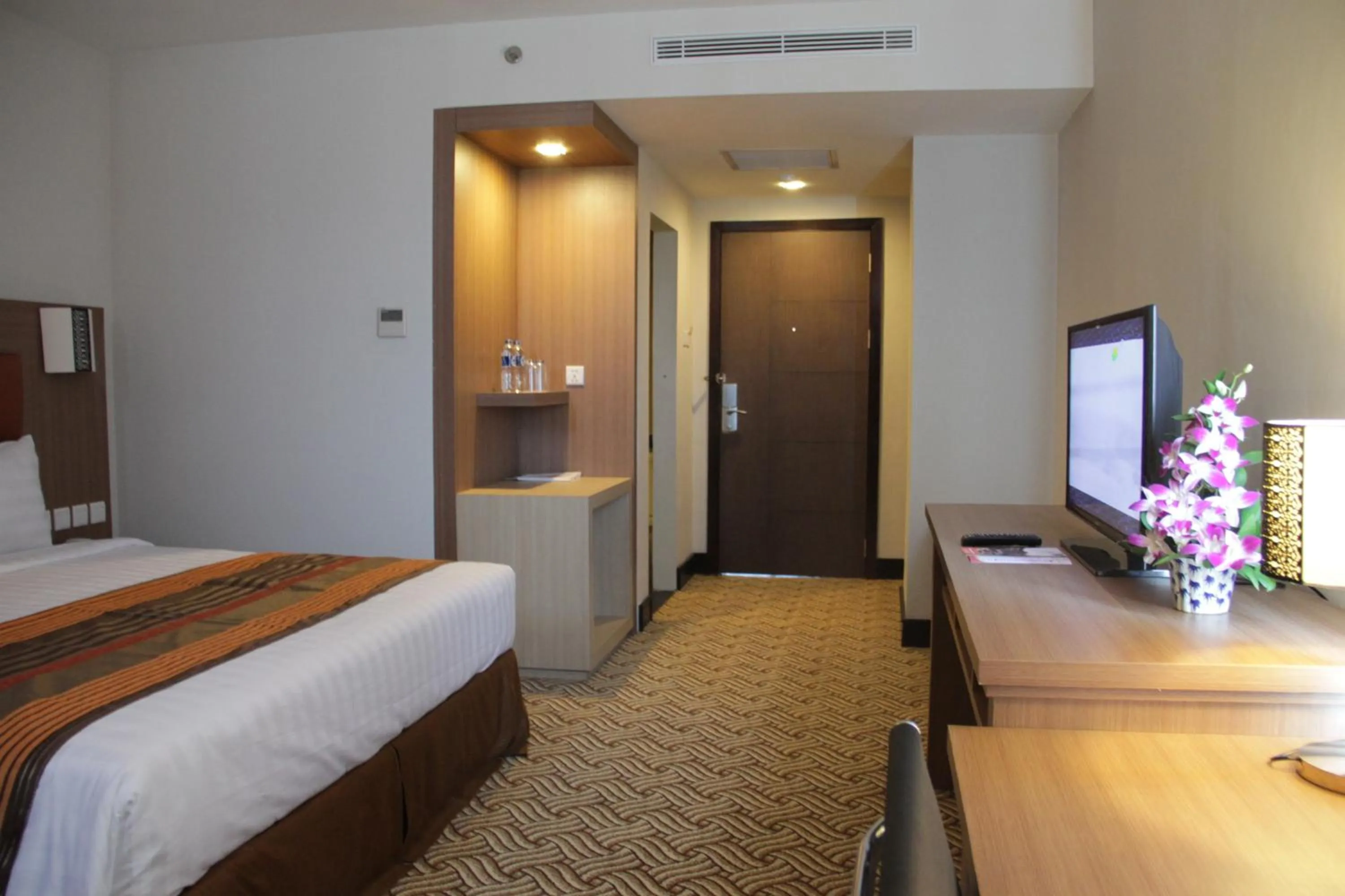 Bed in Cavinton Hotel Malioboro Yogyakarta