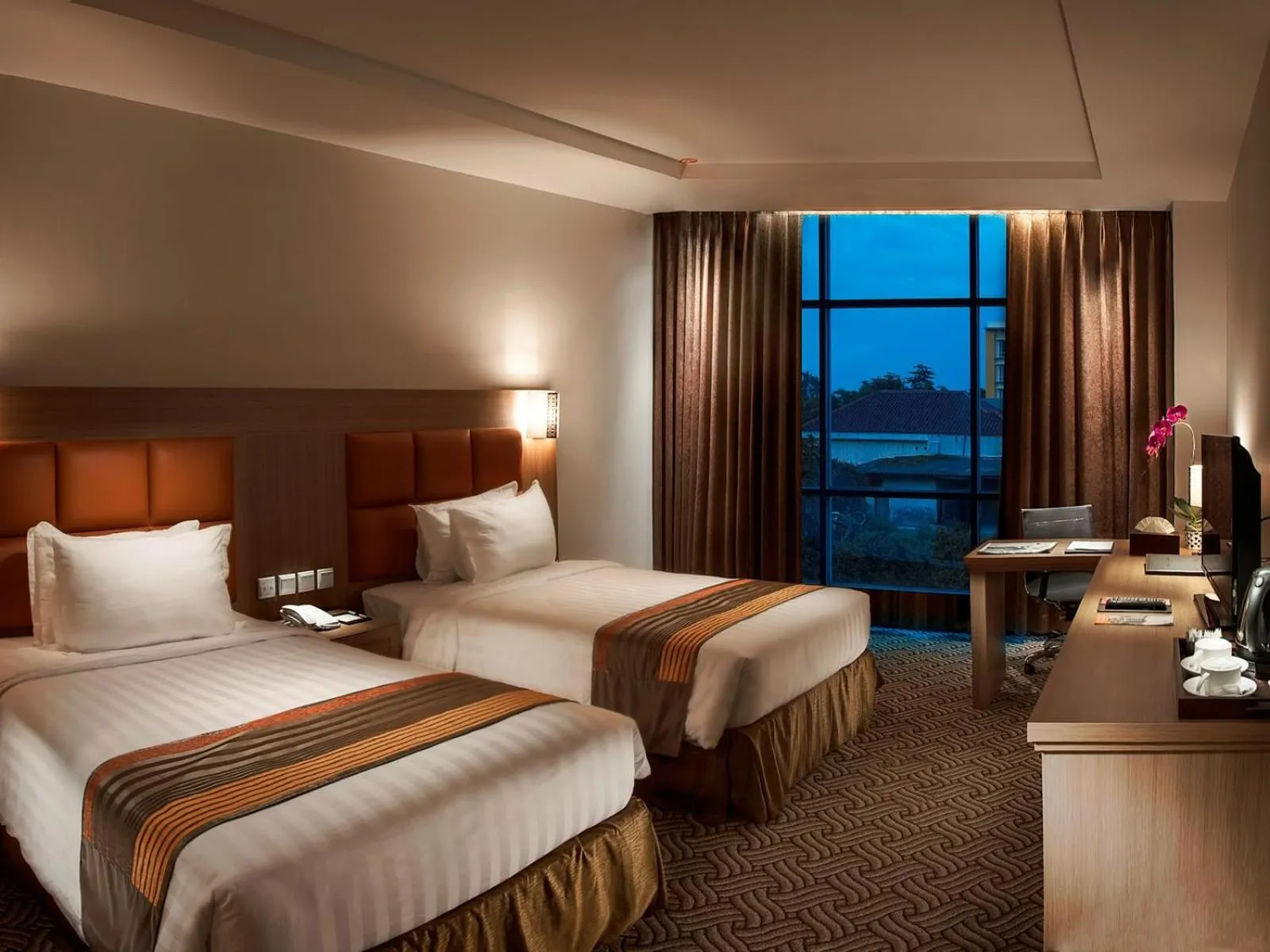 Bed in Cavinton Hotel Malioboro Yogyakarta