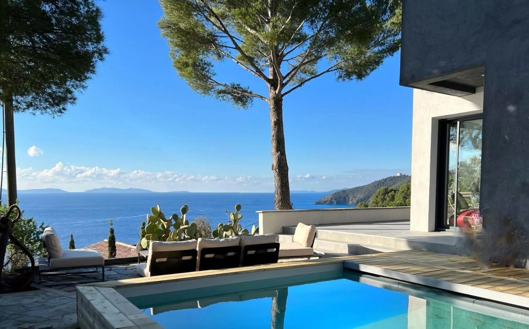 VILLA 650, Vue Mer magnifique, entièrement rénovée avec piscine