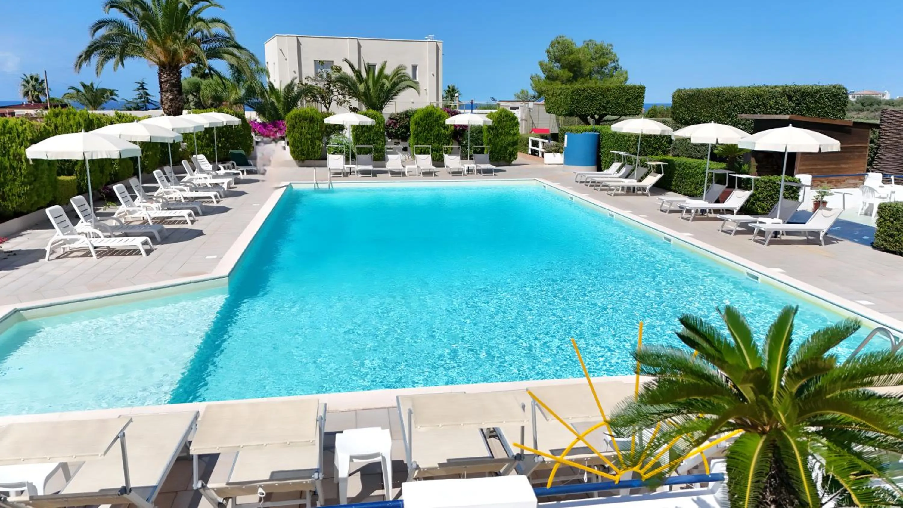 Swimming pool in Residence Hotel Felix