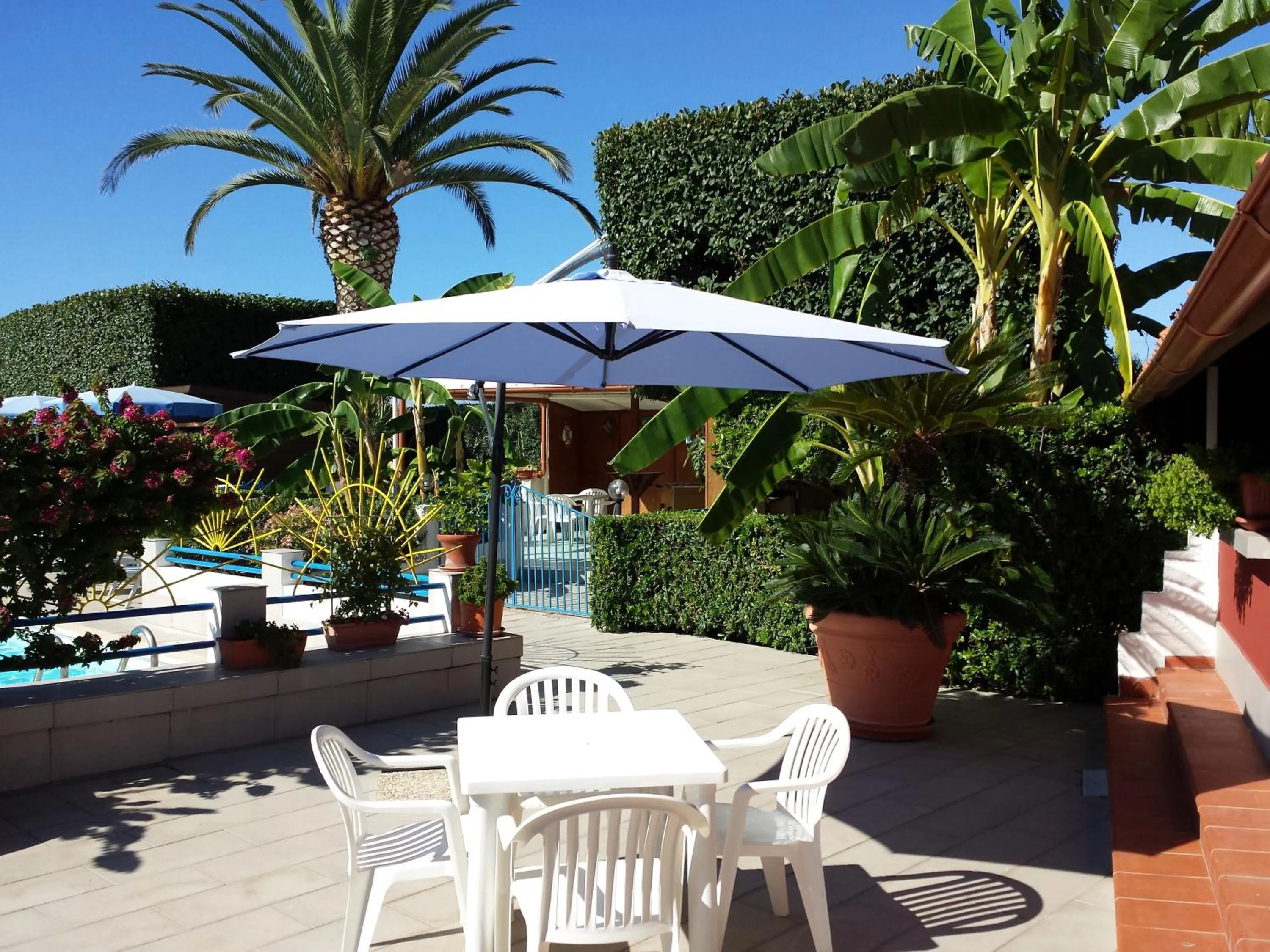 Patio in Residence Hotel Felix