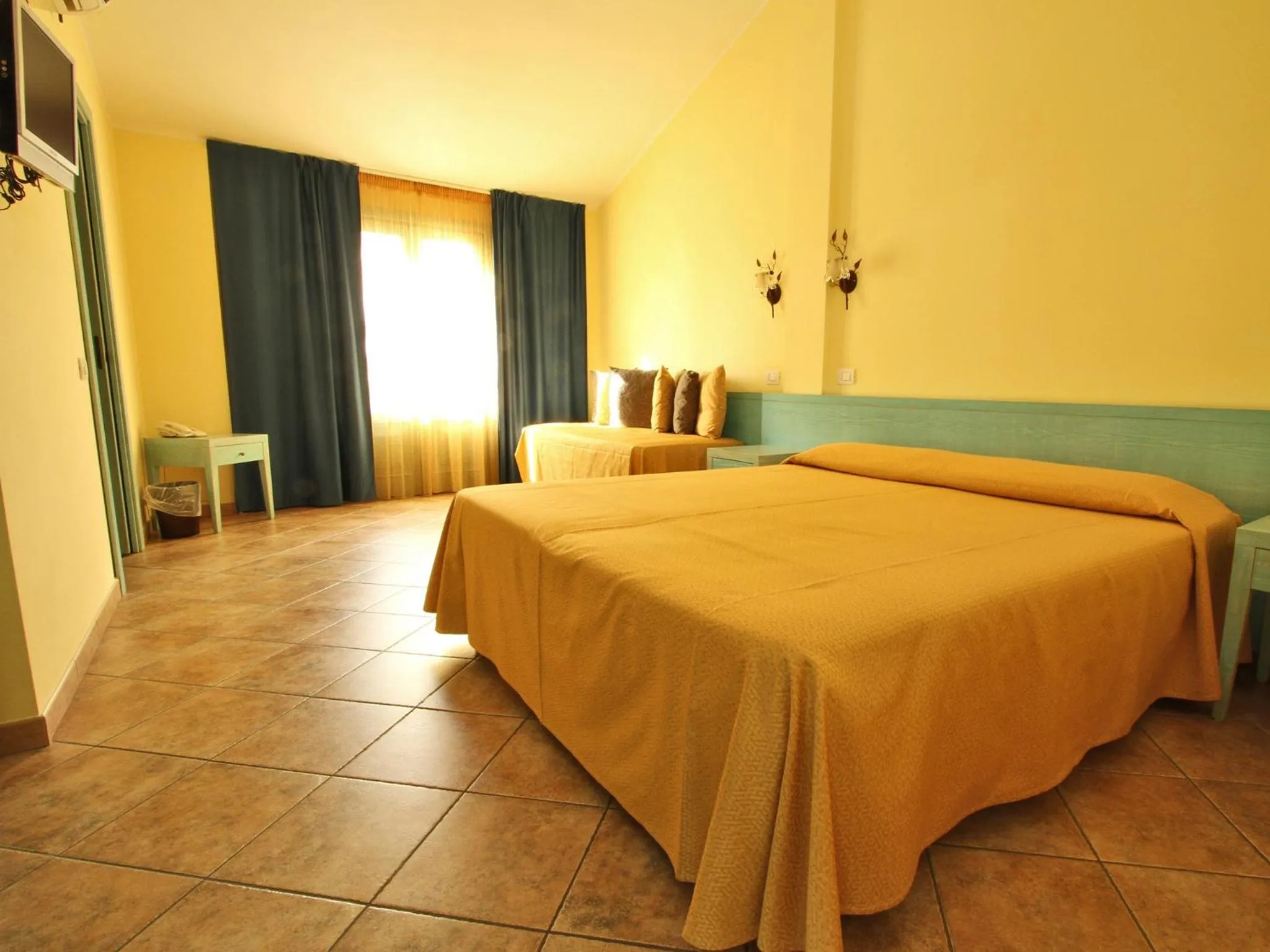 Photo of the whole room in Hotel Del Corso