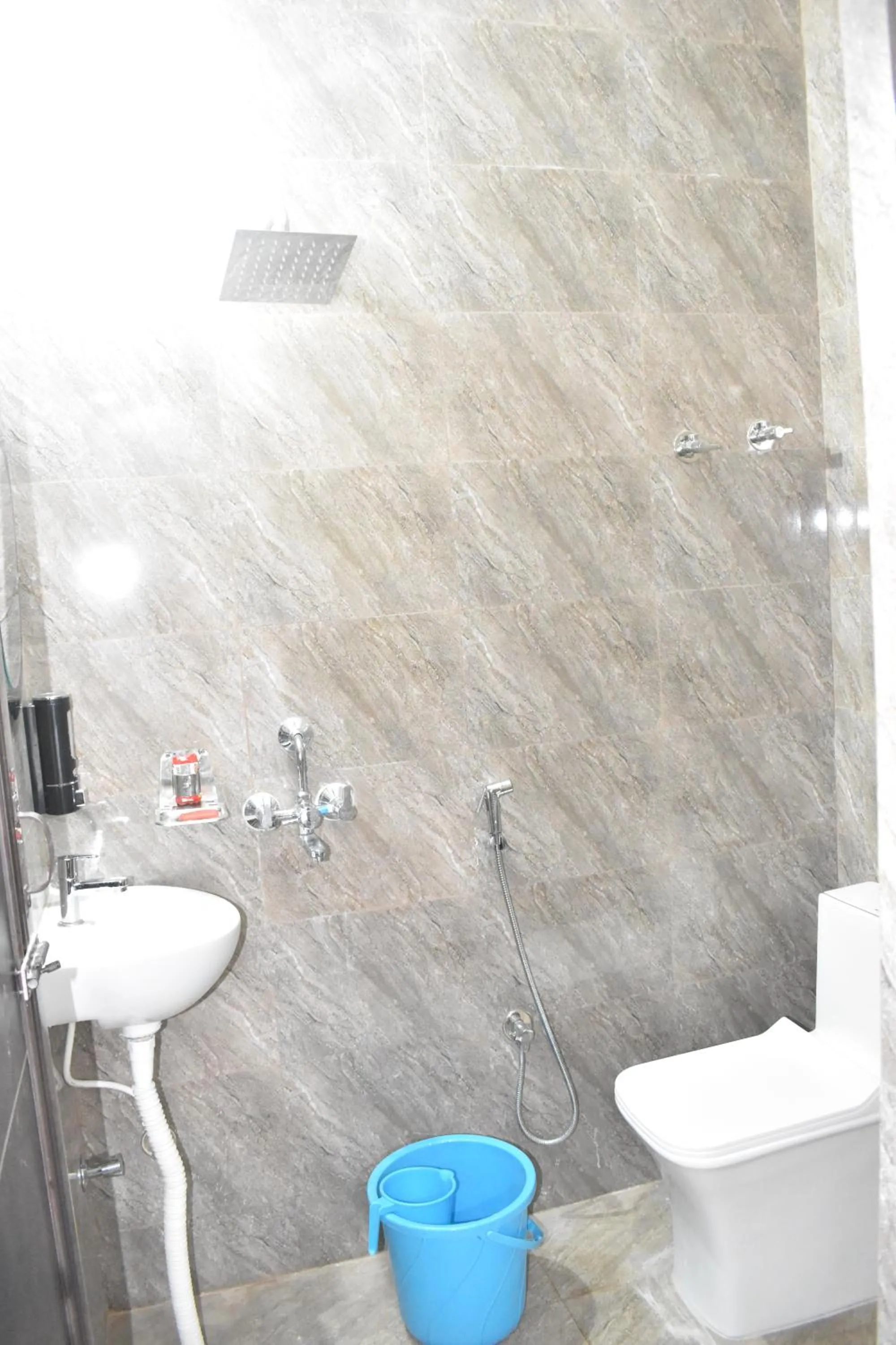 Bathroom in Hotel Lilac Doors