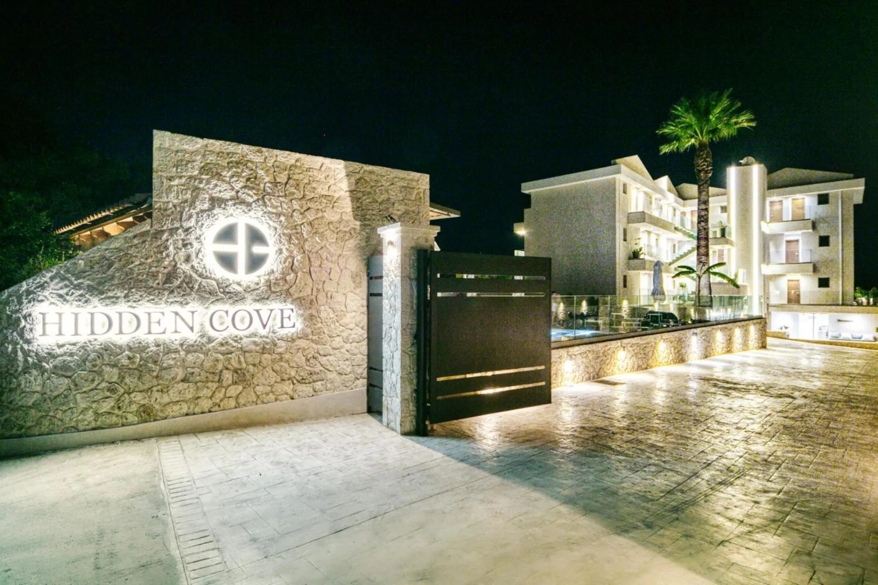 Facade/entrance in Hidden Cove Corfu