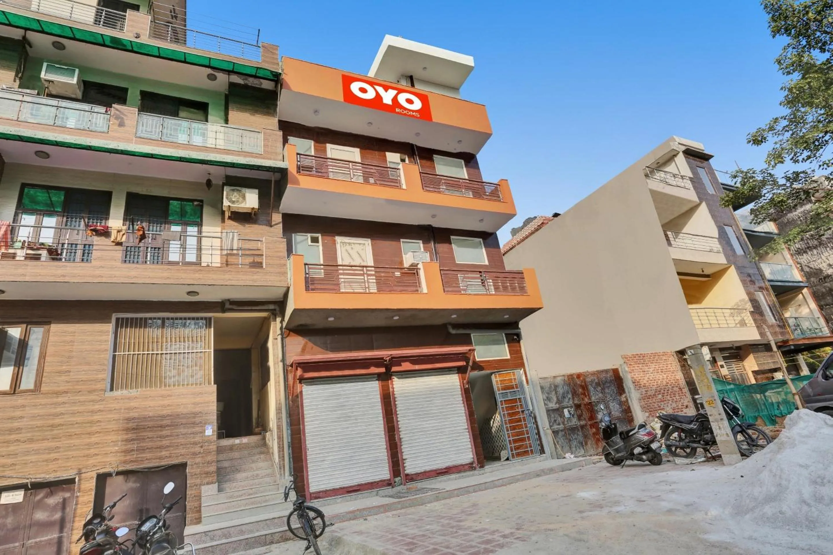 Facade/entrance in Hotel O Luxury Inn