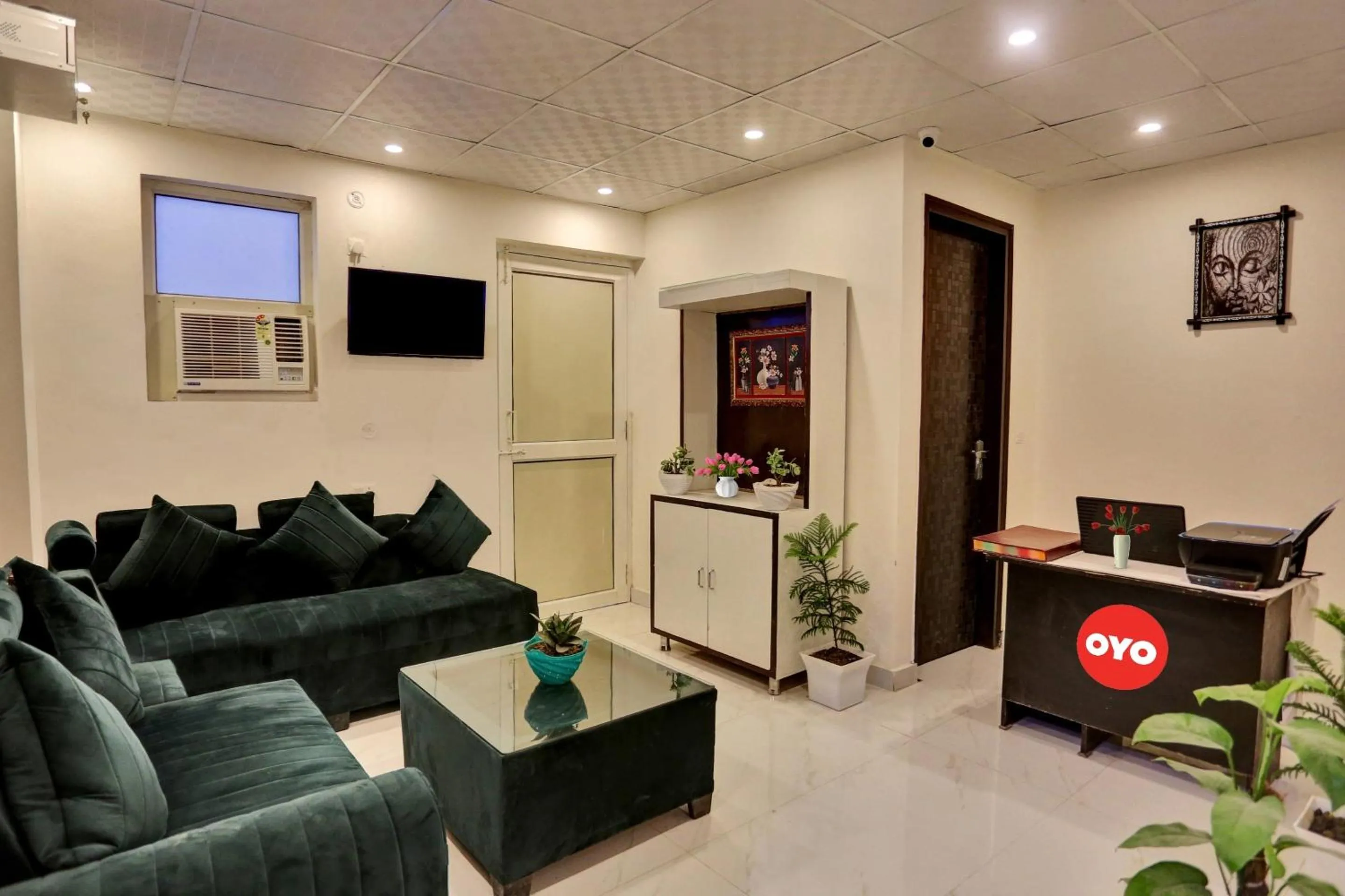 Lobby or reception in Hotel O Luxury Inn