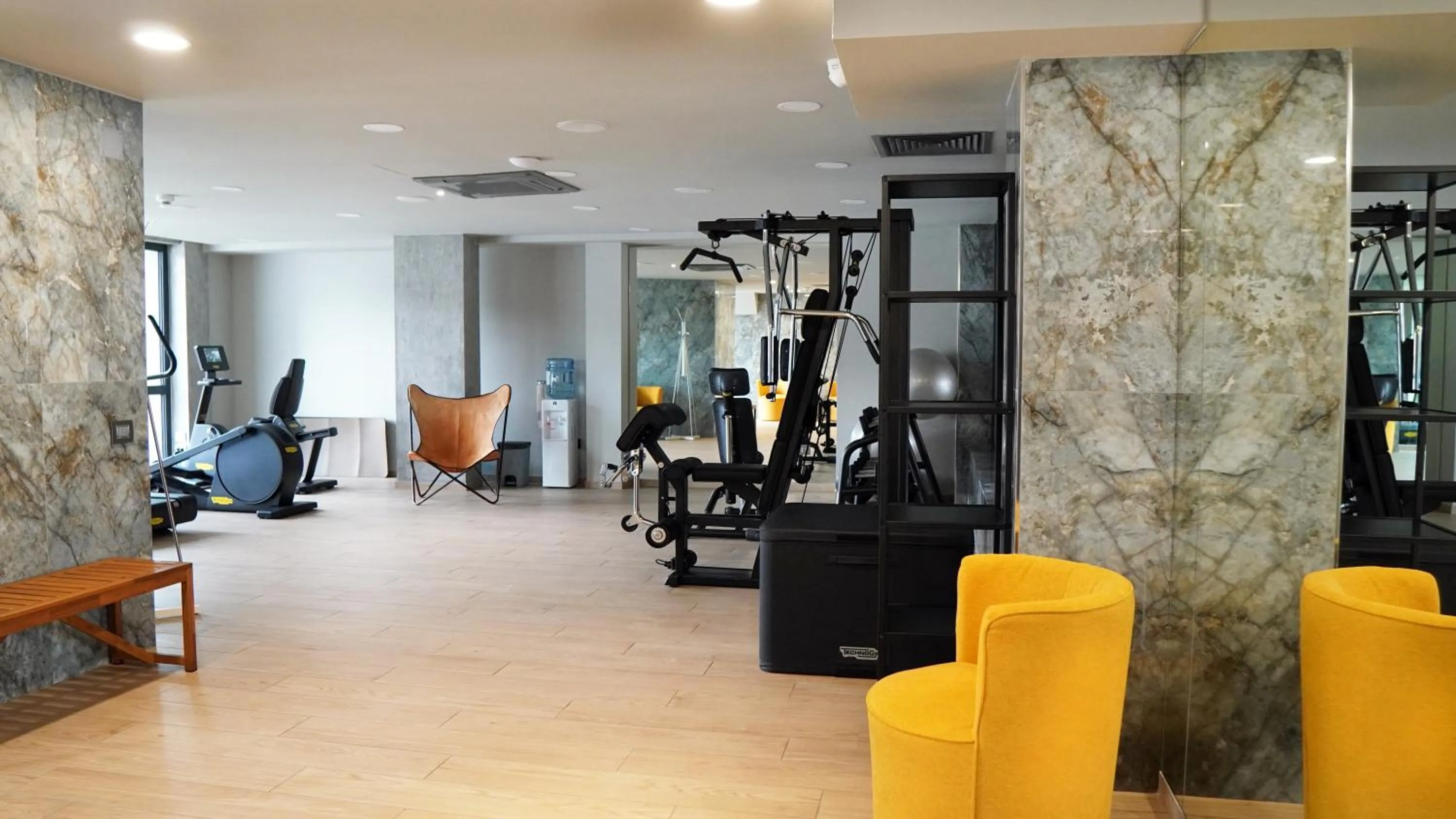 Fitness centre/facilities in Aniroc Signature Hotel