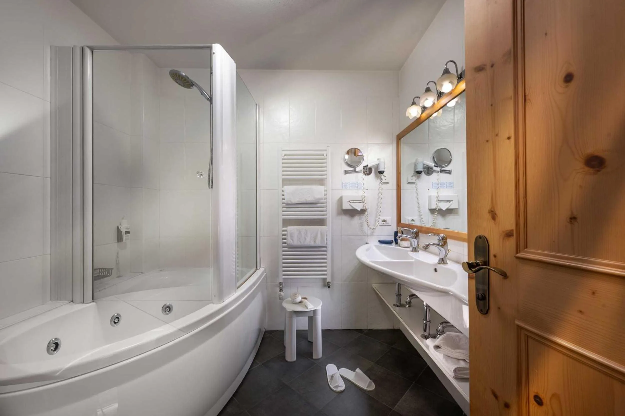 Toilet in Hotel Alte Mühle 4 Stelle