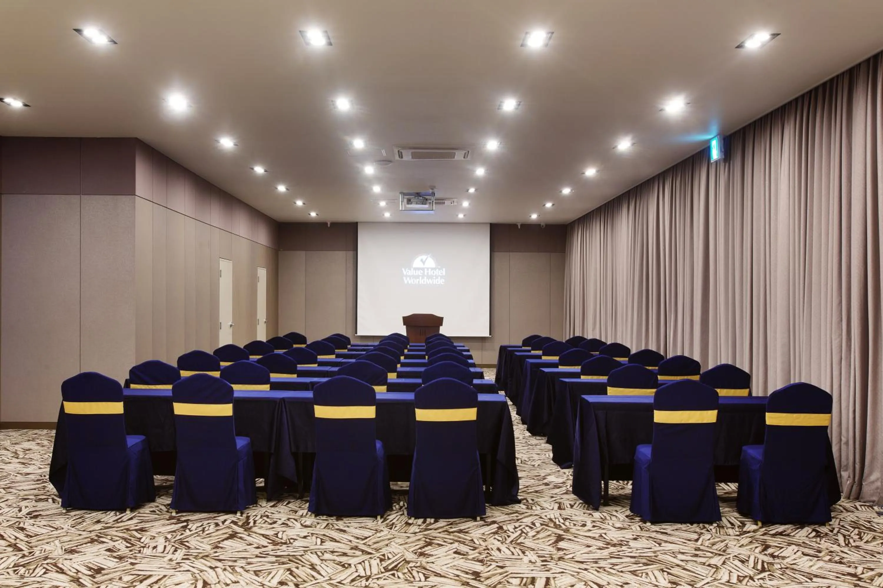 Business facilities in Hotel Adela