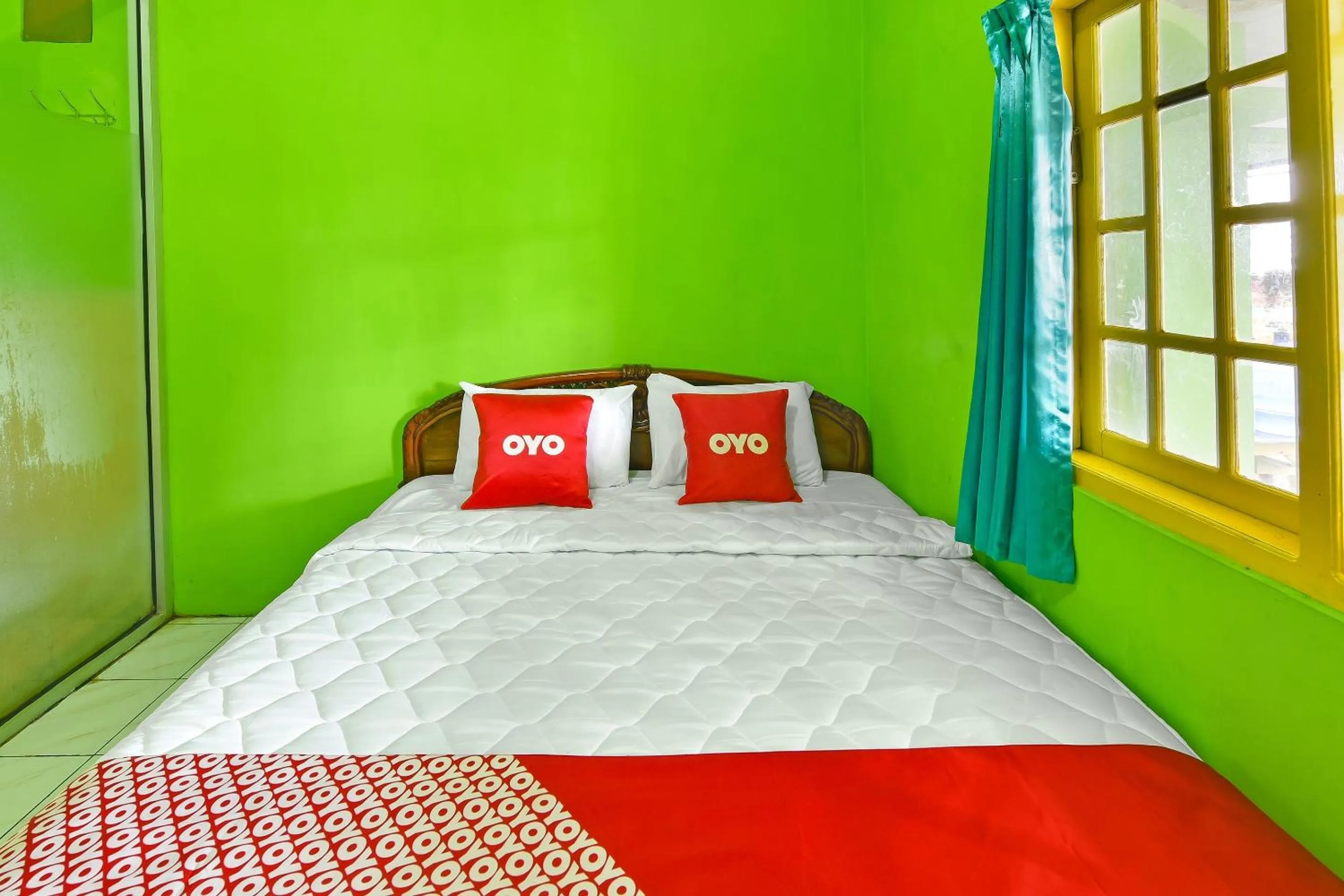 Bedroom, Bed in SPOT ON 91357 Hotel Mulyo