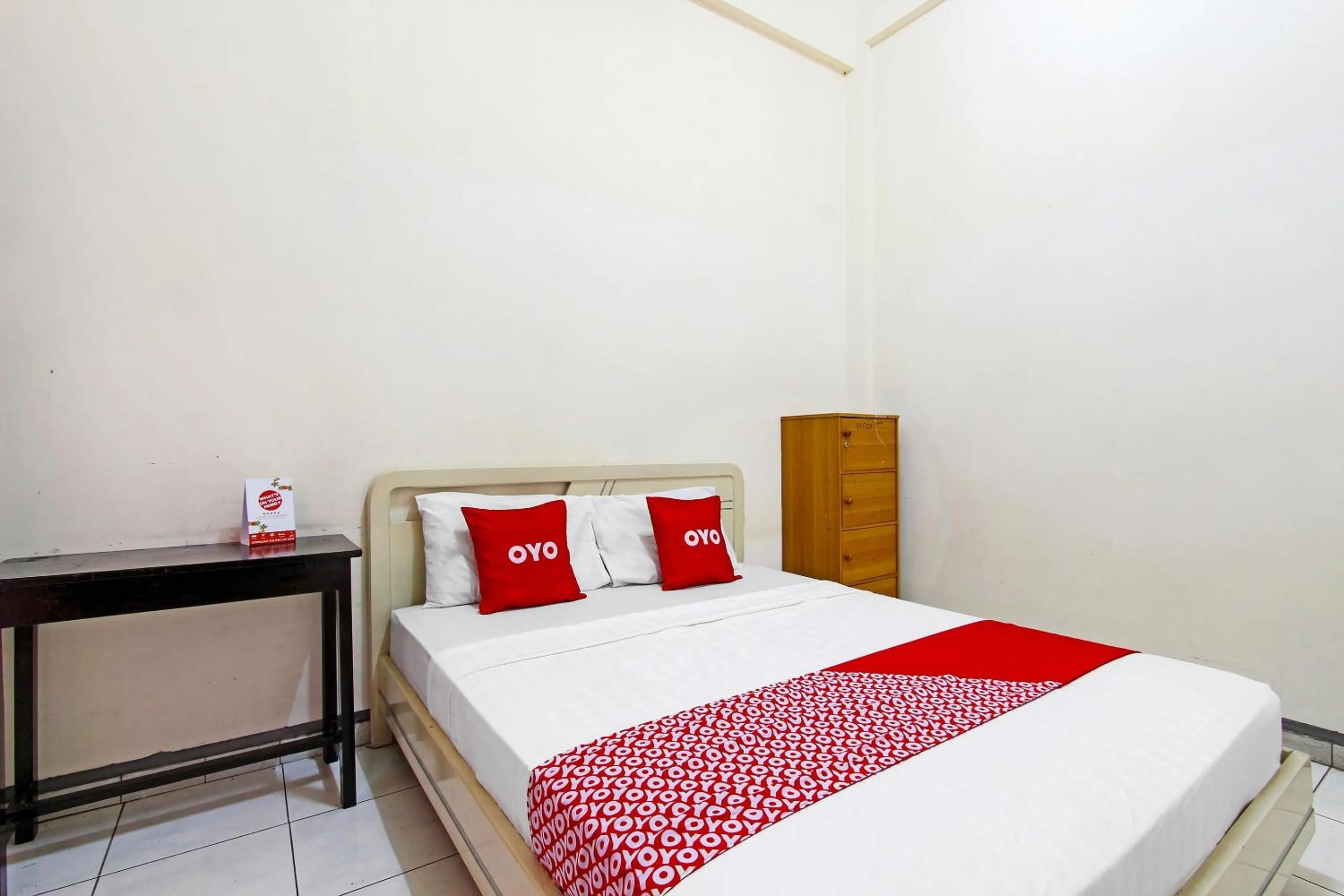 Bedroom, Bed in Hotel O Mutiara