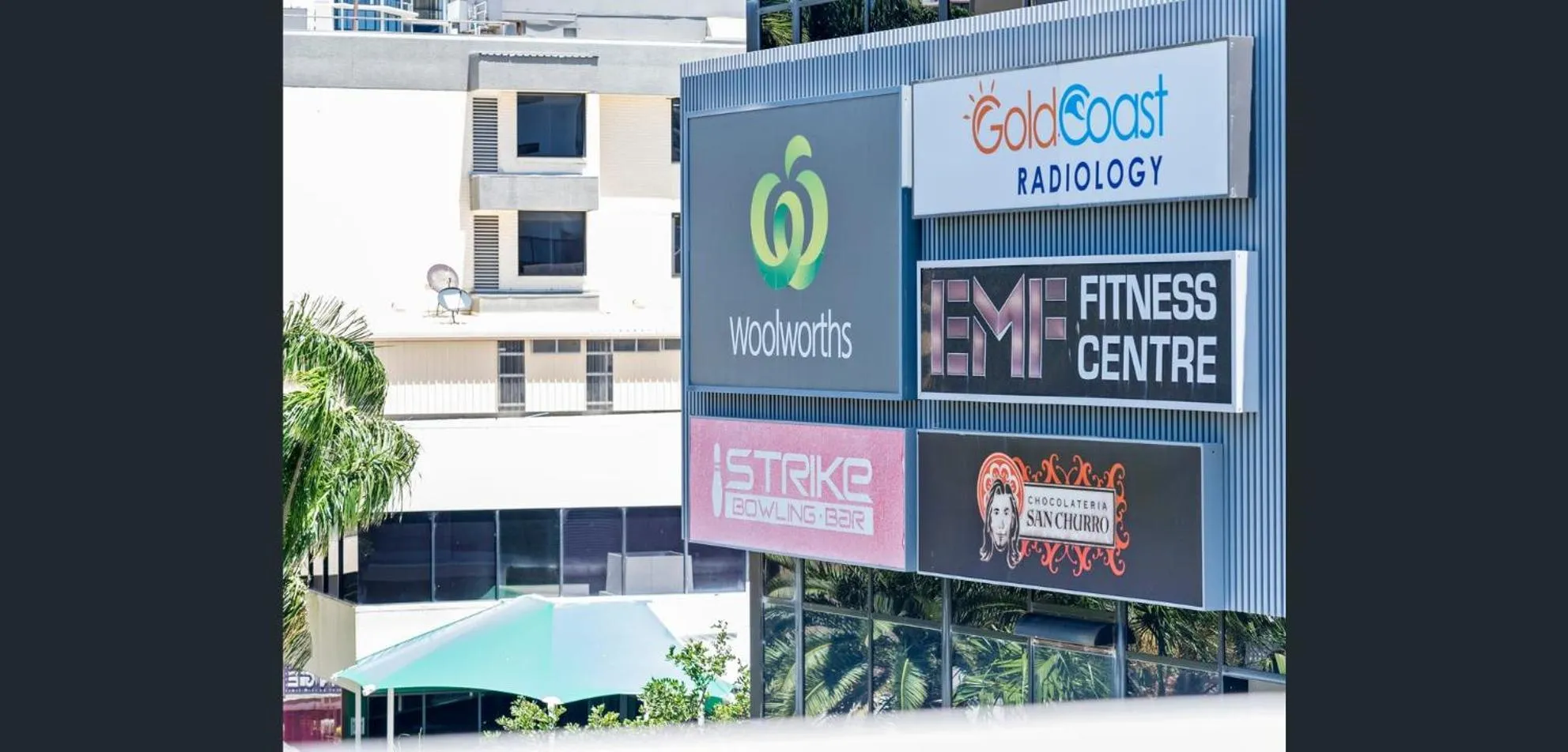 Shopping Area in Circle on Cavill FREE parking