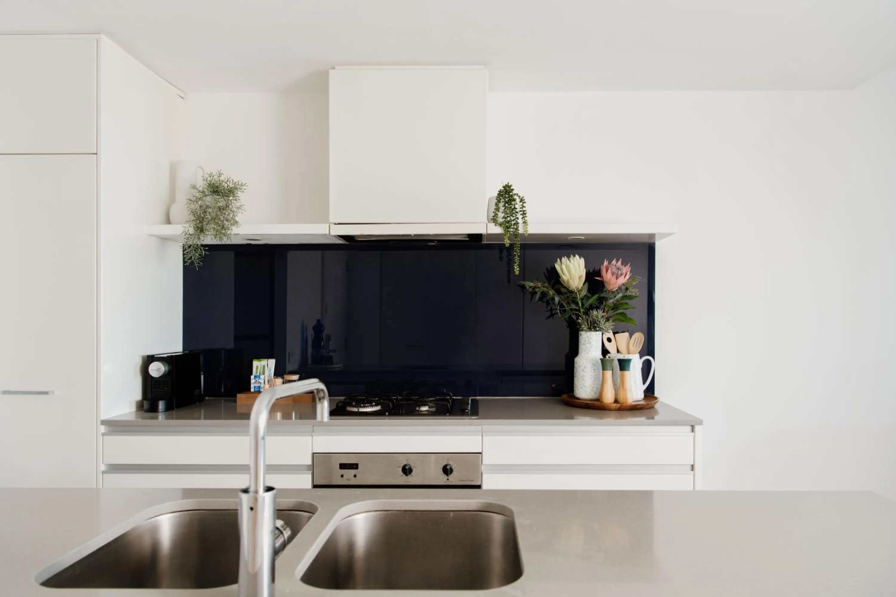 Kitchen or kitchenette in Circle on Cavill FREE parking