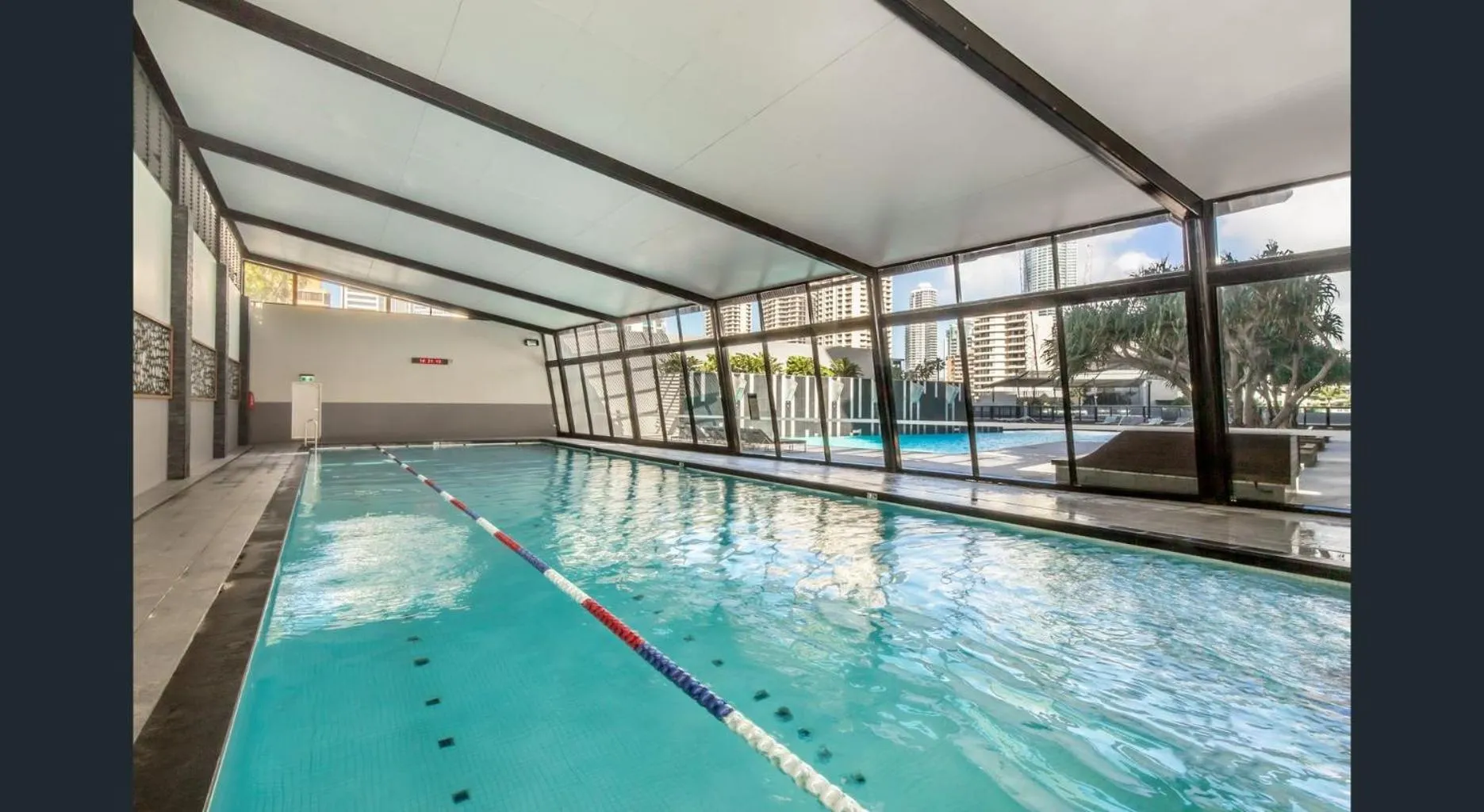 Swimming pool in Circle on Cavill FREE parking