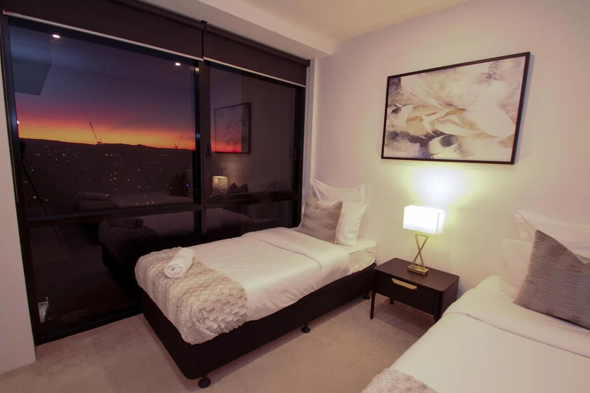 Bedroom, Bed in Circle on Cavill FREE parking