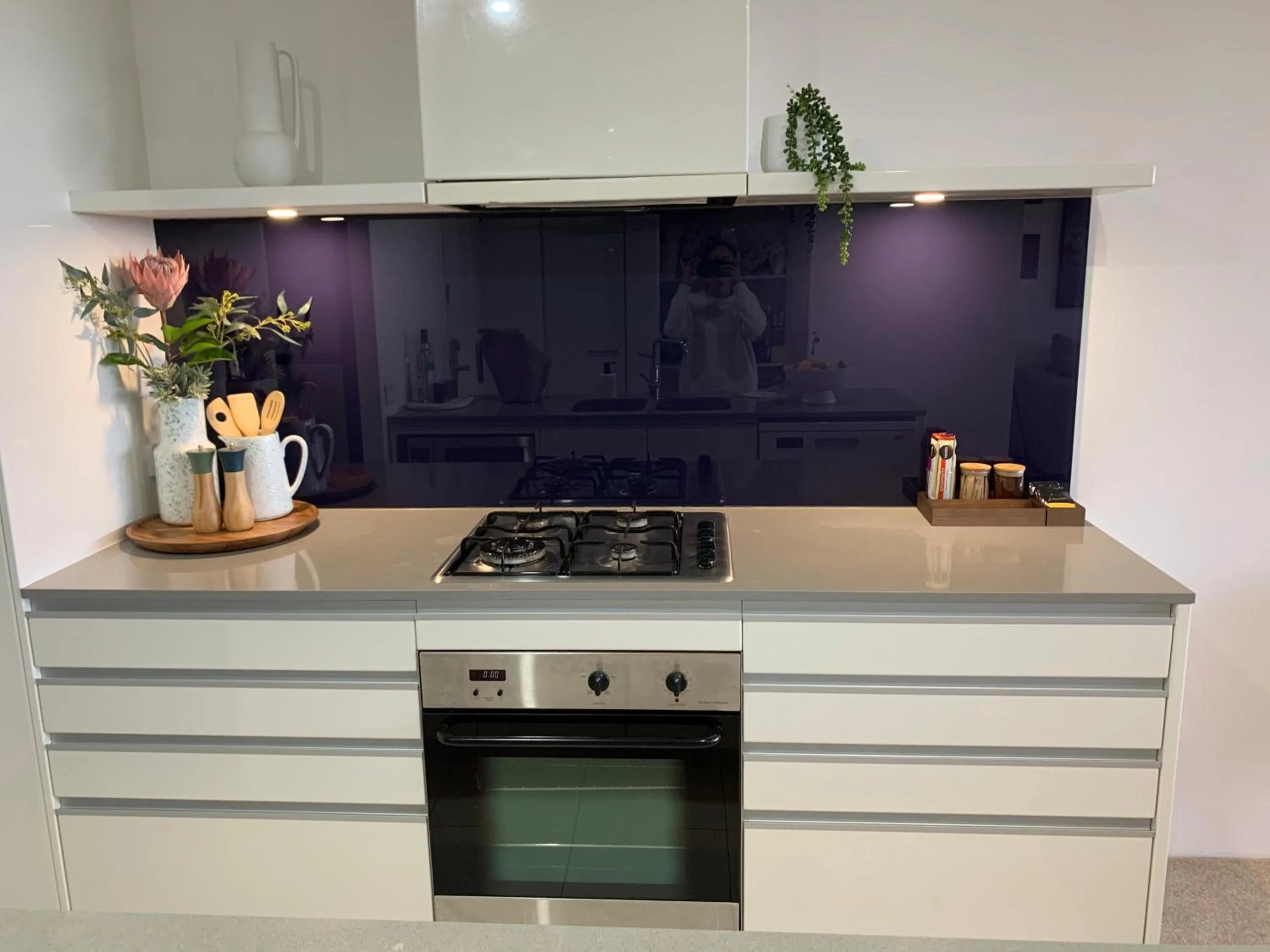 kitchen in Circle on Cavill FREE parking