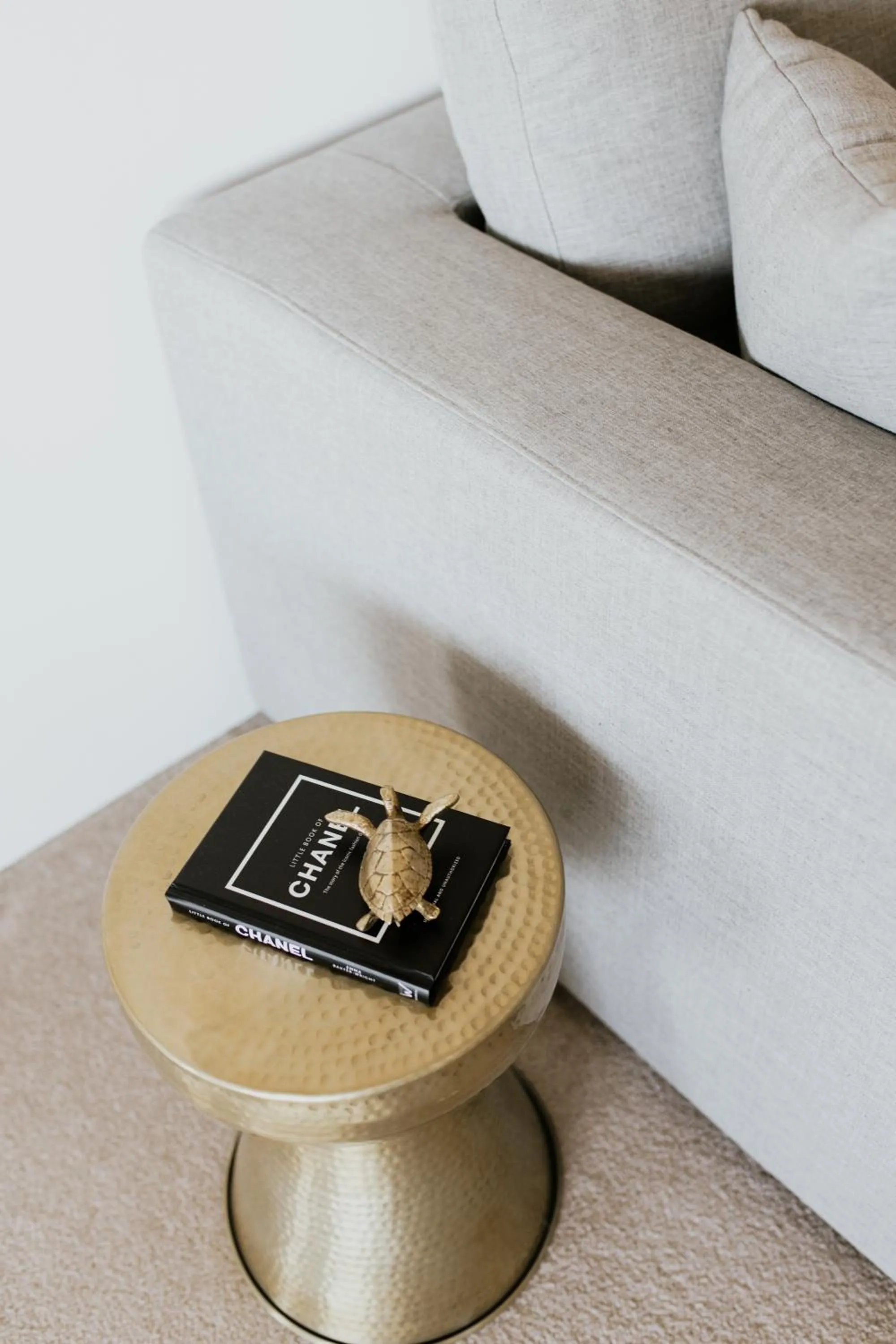 Decorative detail in Circle on Cavill FREE parking