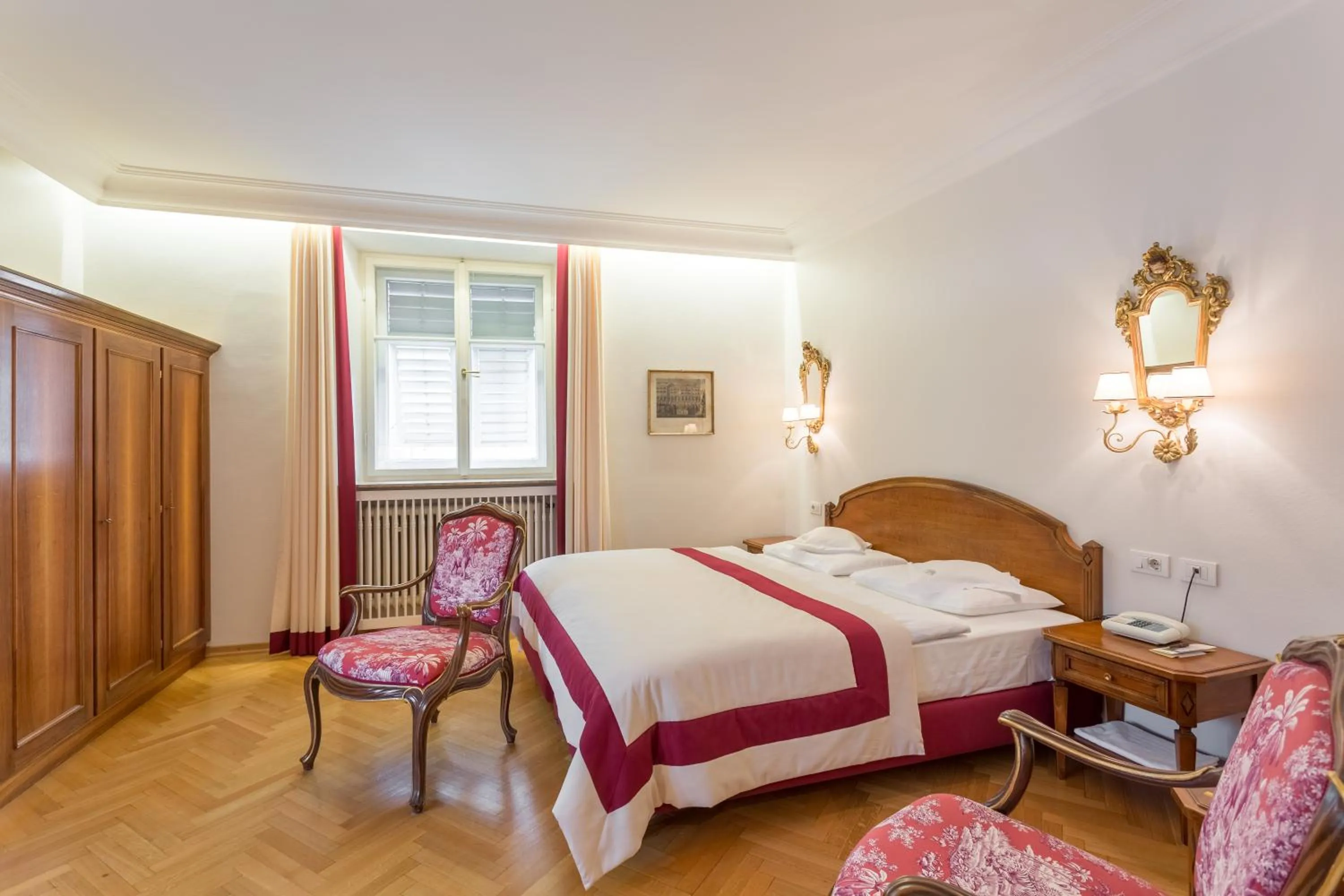 Bed in Hotel Elephant