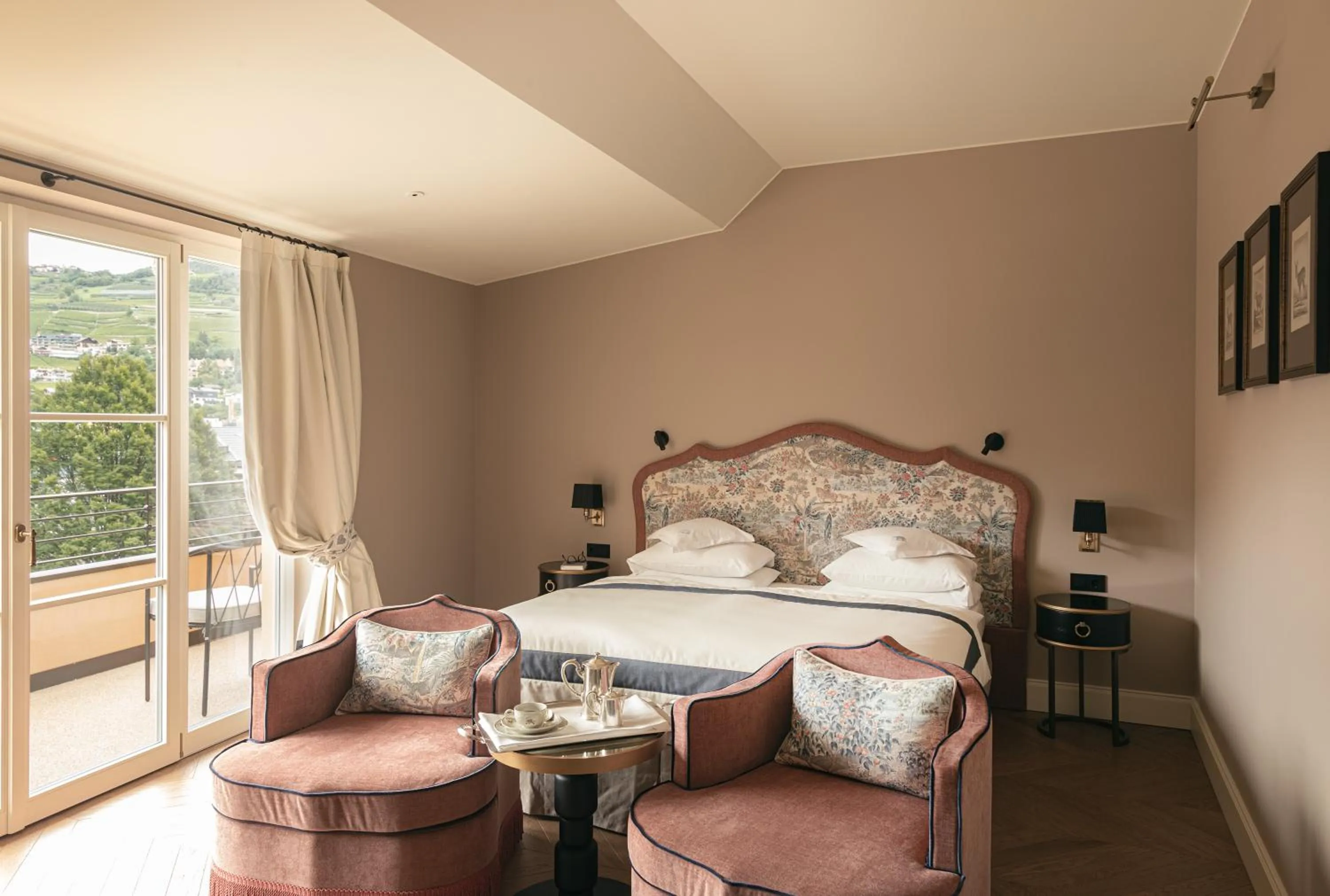 Bed in Hotel Elephant