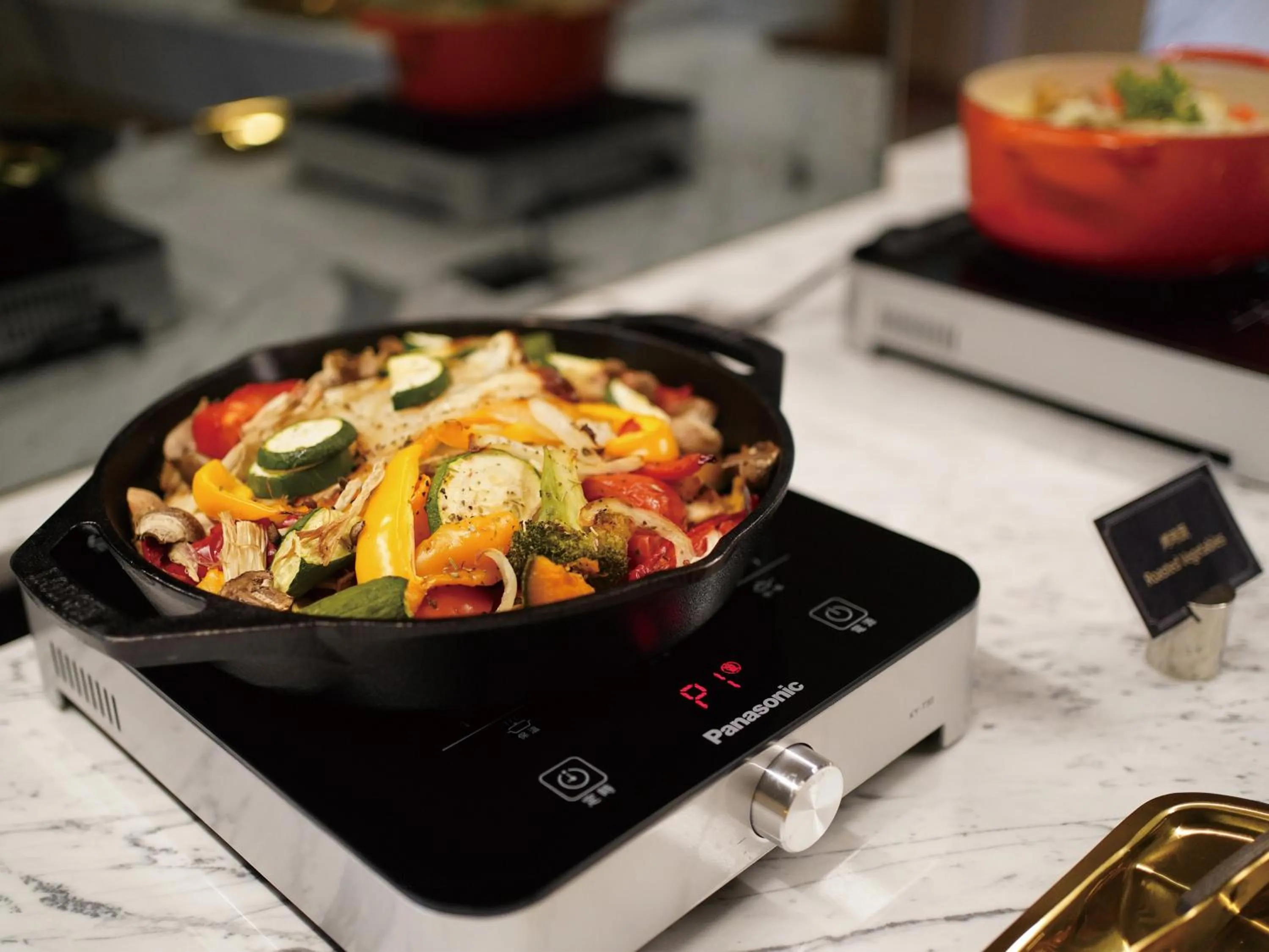 Breakfast in Roaders Plus Hotel - Theme