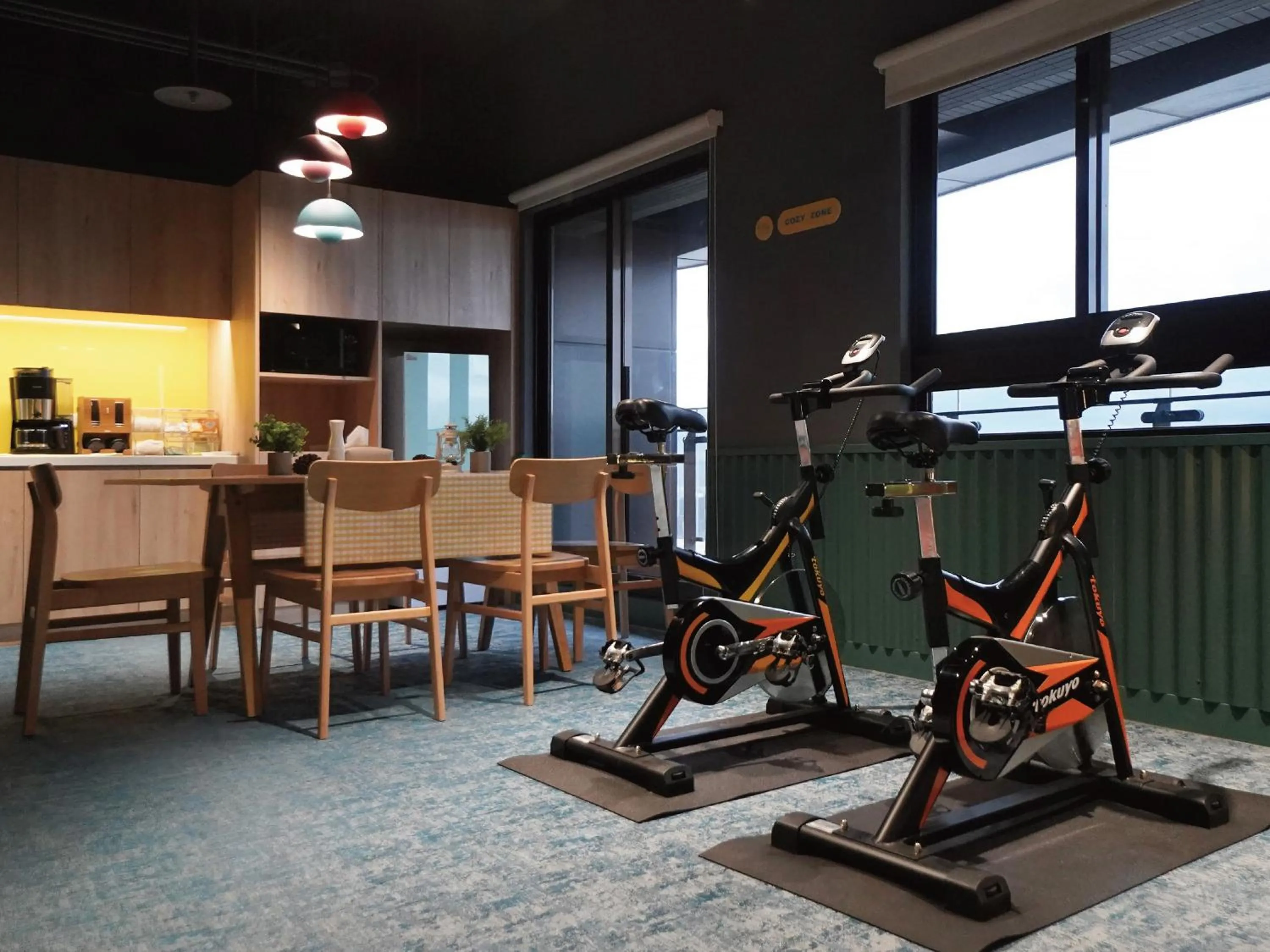 On site in Roaders Plus Hotel - Theme