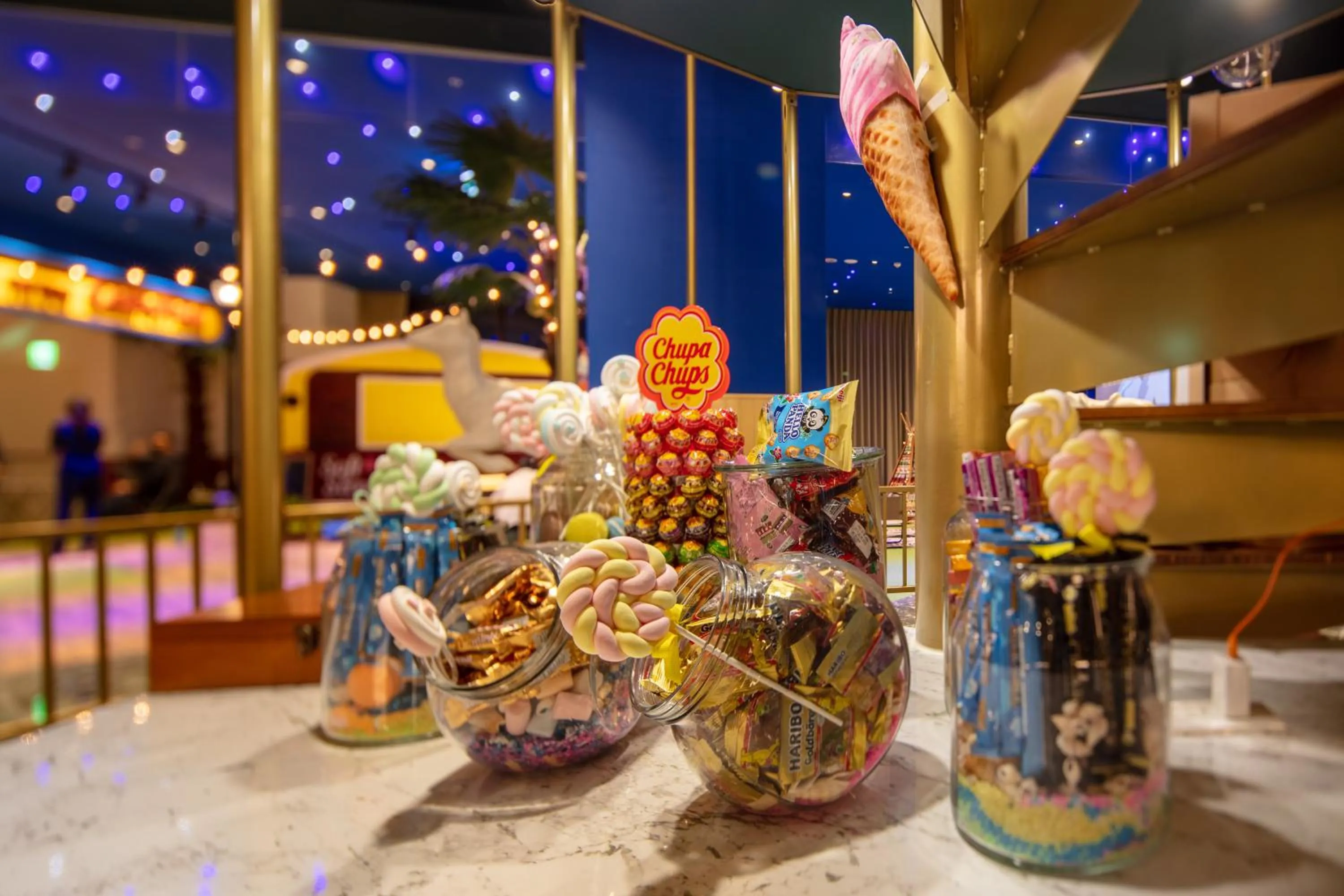 Decorative detail in Roaders Plus Hotel - Theme