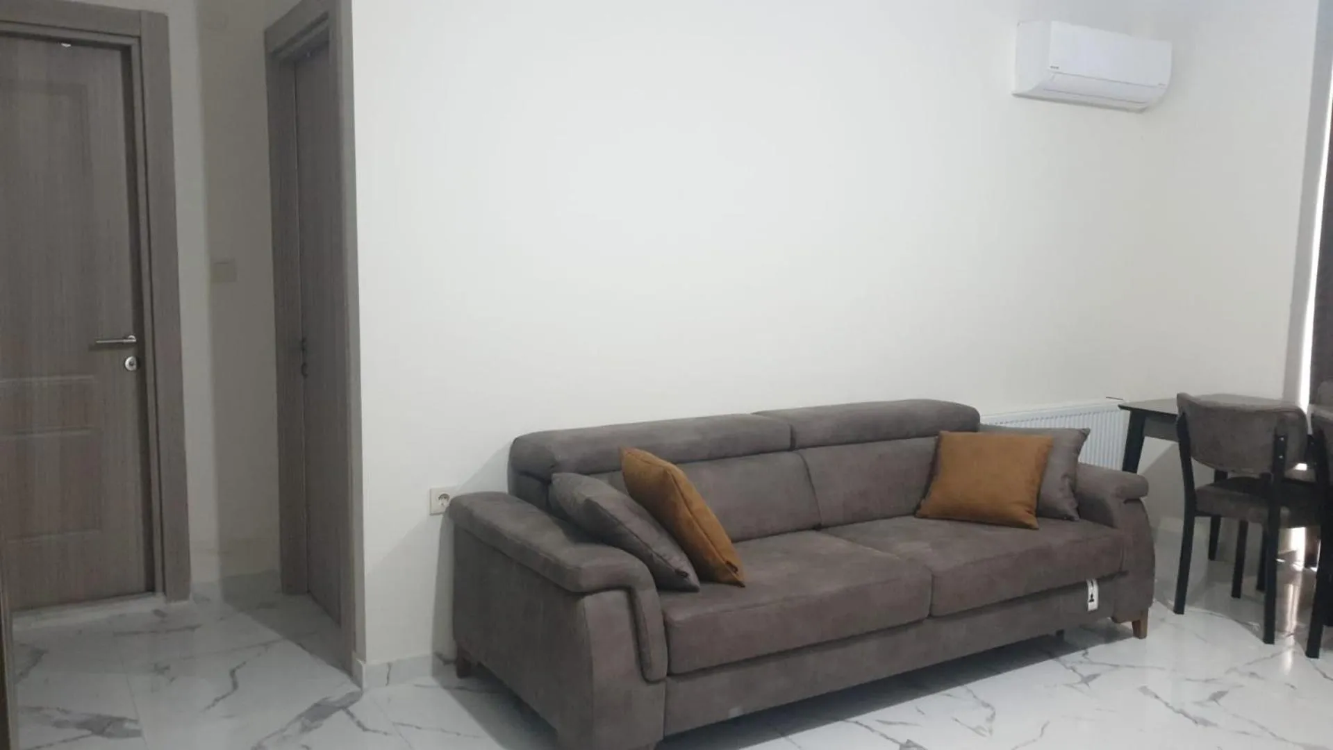 NOOR FAMILY APARTMENTS