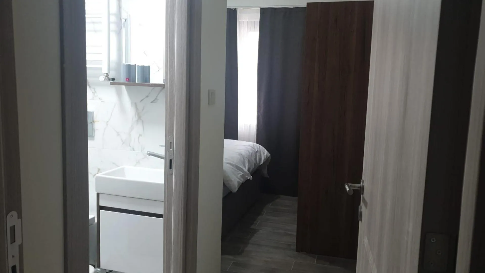 NOOR FAMILY APARTMENTS