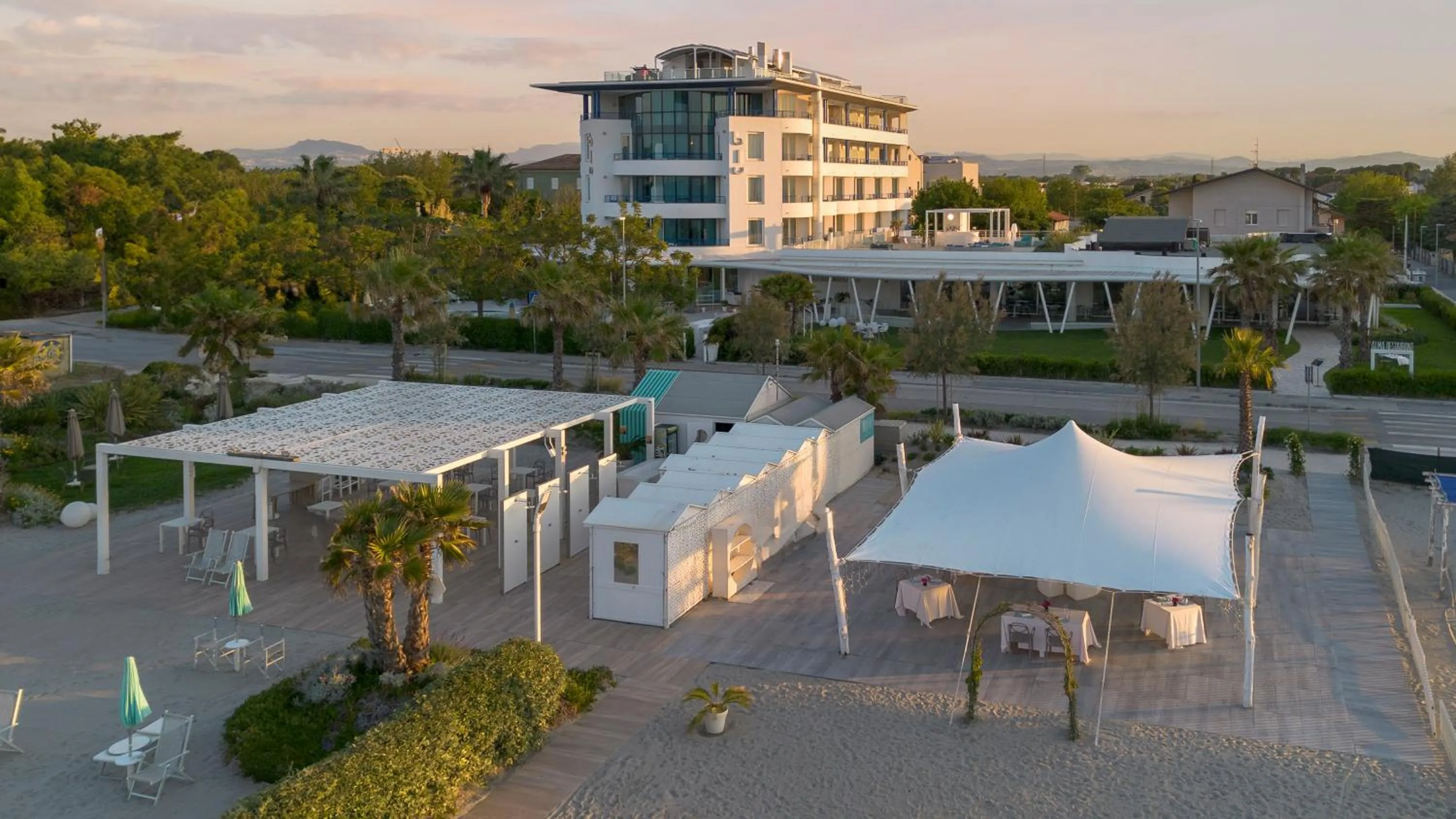 Beach in Blu Suite Resort