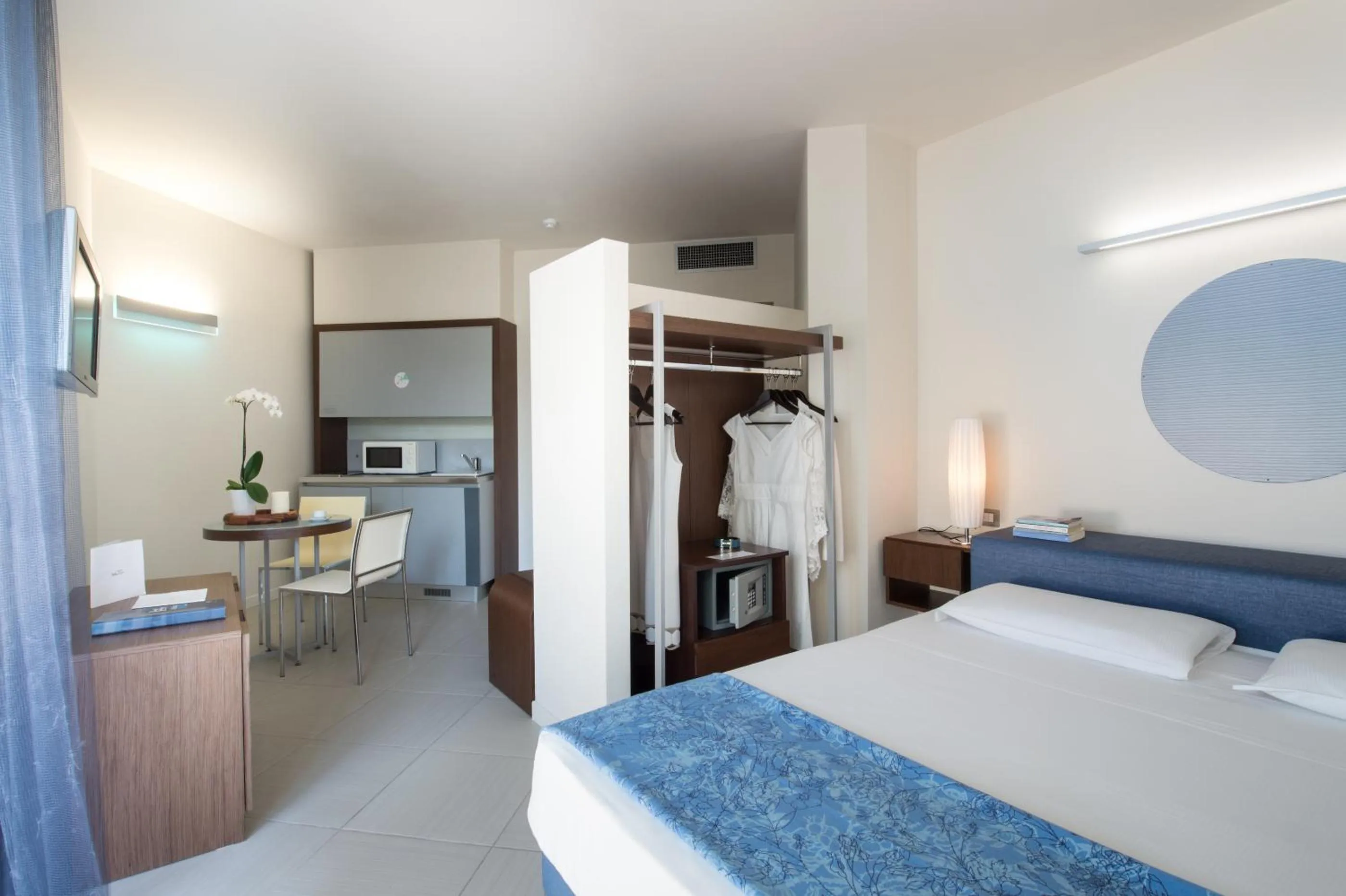 Photo of the whole room, Bed in Blu Suite Resort