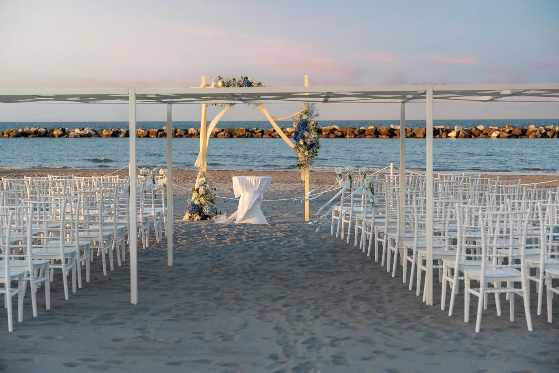 Beach in Blu Suite Resort