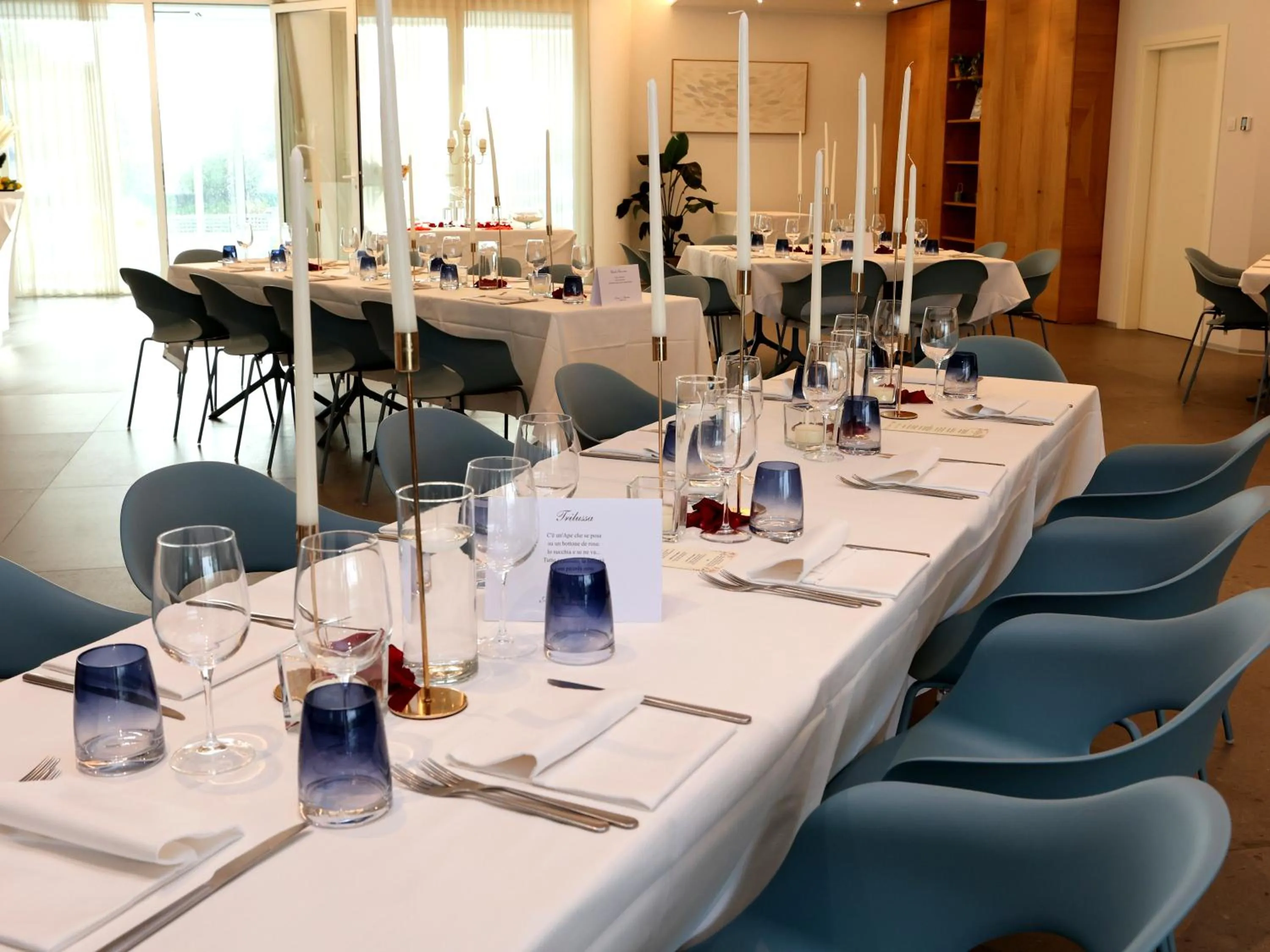 Restaurant/places to eat in Blu Suite Resort