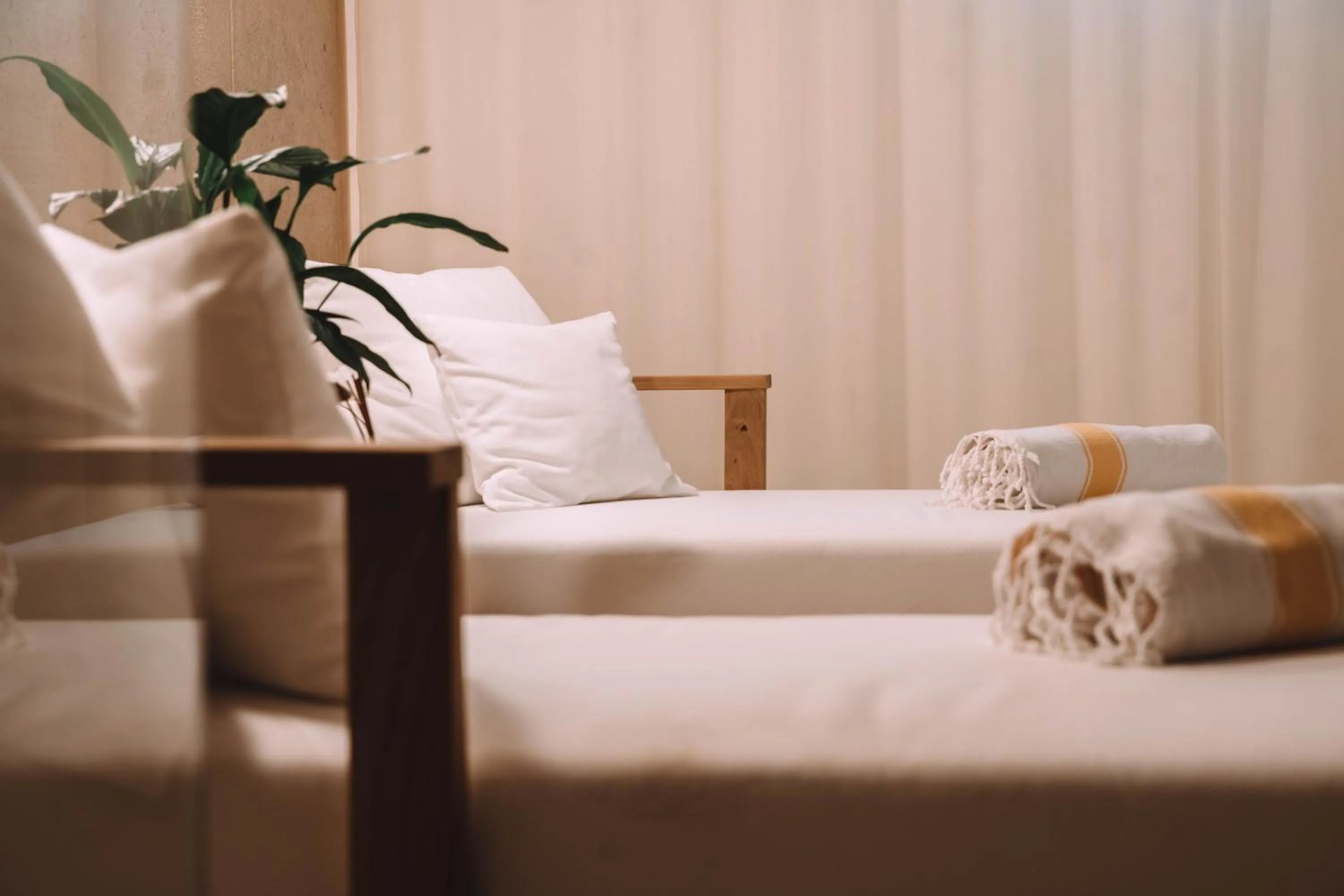 Steam room, Bed in Hôtel Hemen