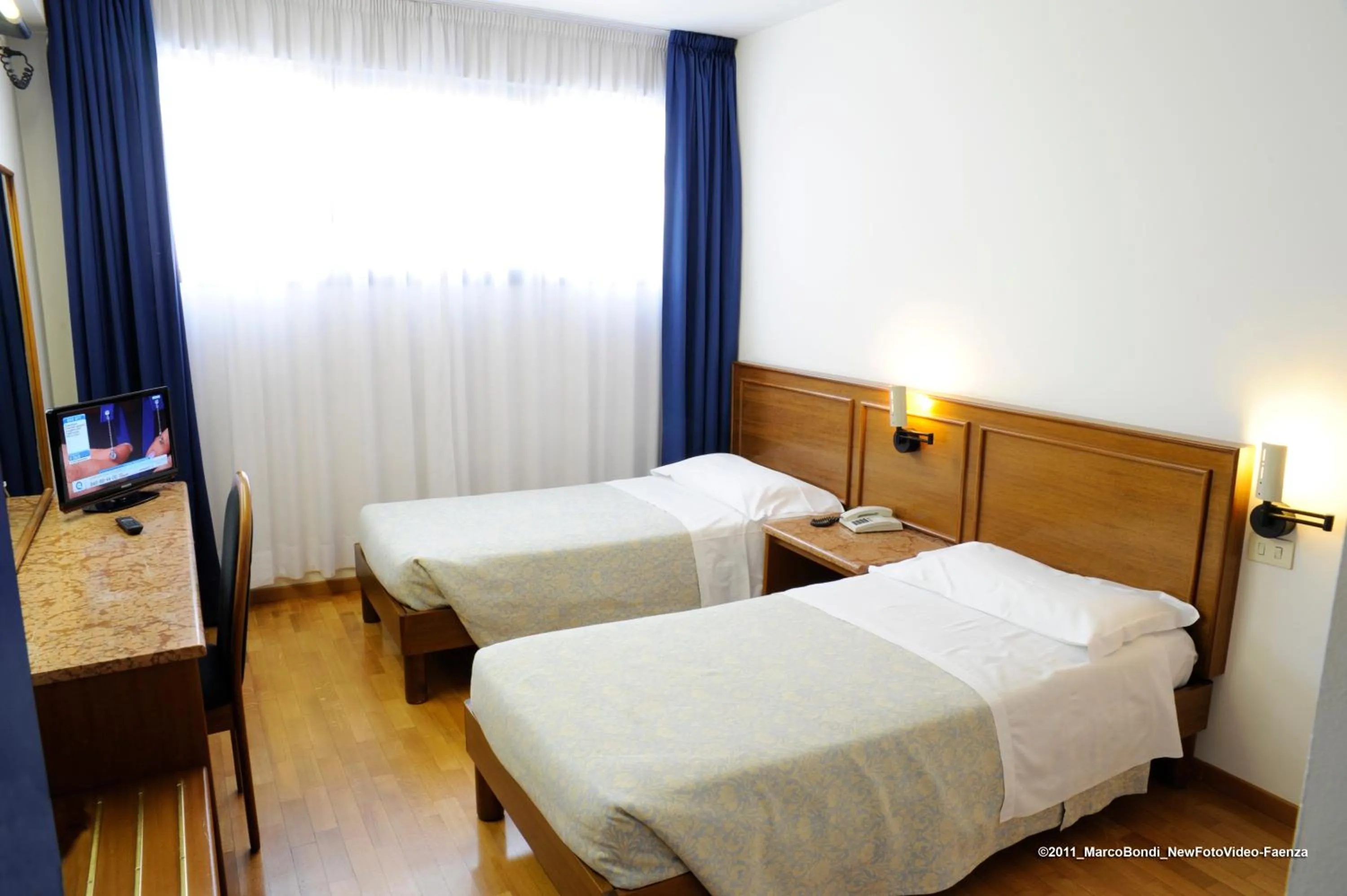 Photo of the whole room, Bed in Hotel Cavallino