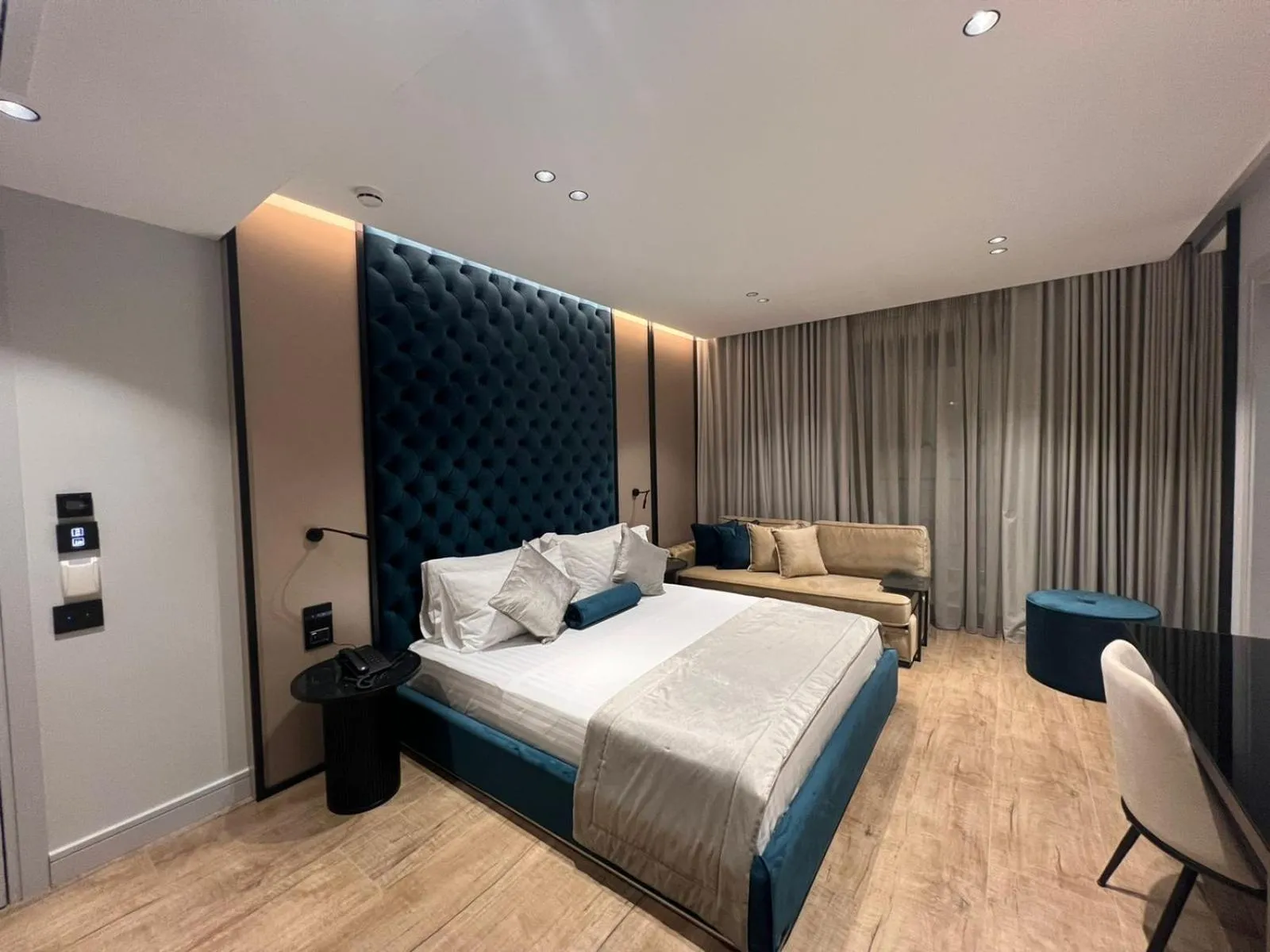 Bedroom, Bed in Rozafa Palace Hotel