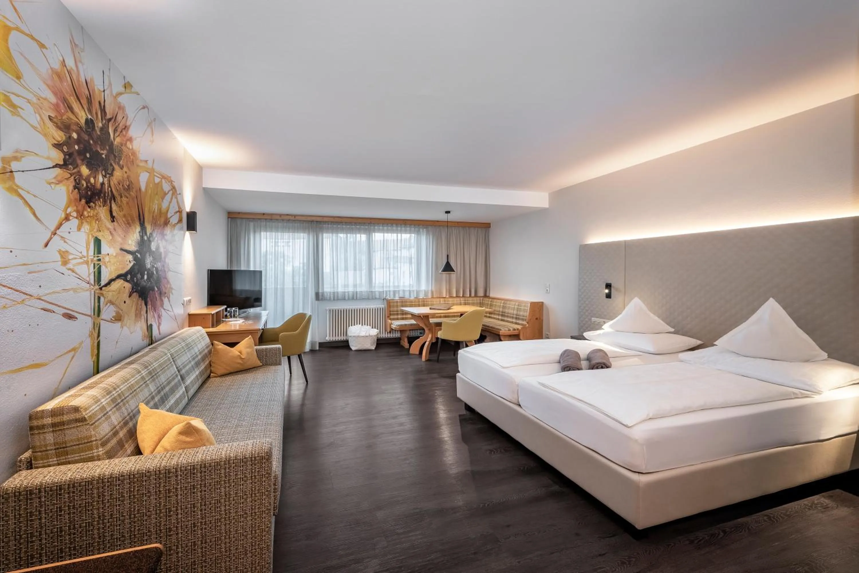 Photo of the whole room, Bed in Baumgartner's Blumenhotel