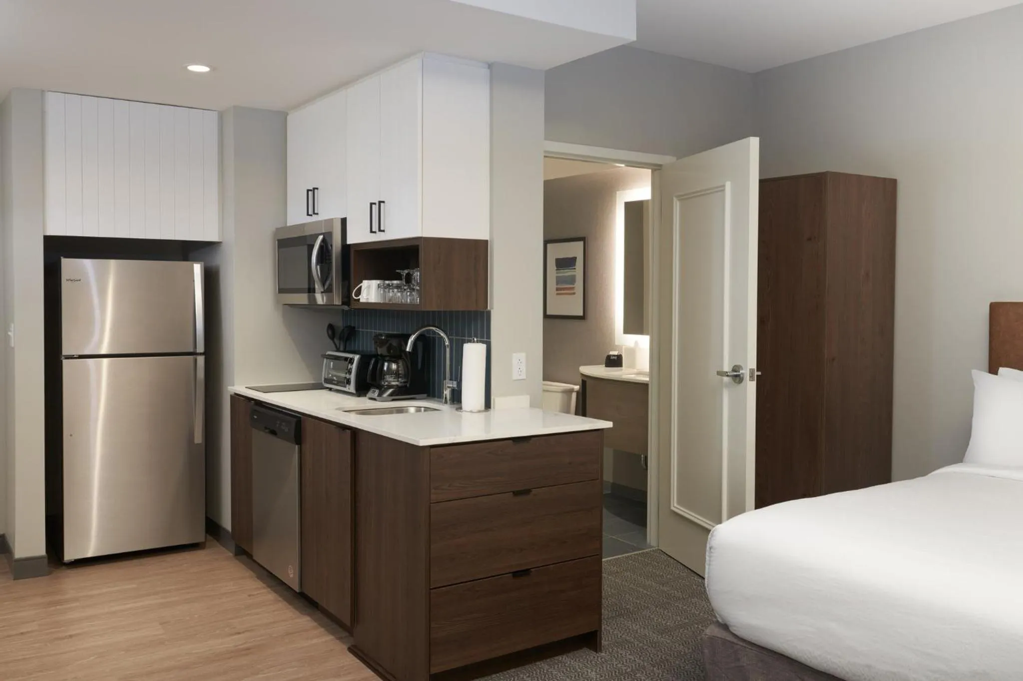Bedroom, Bed in Staybridge Suites Wilmington Downtown by IHG