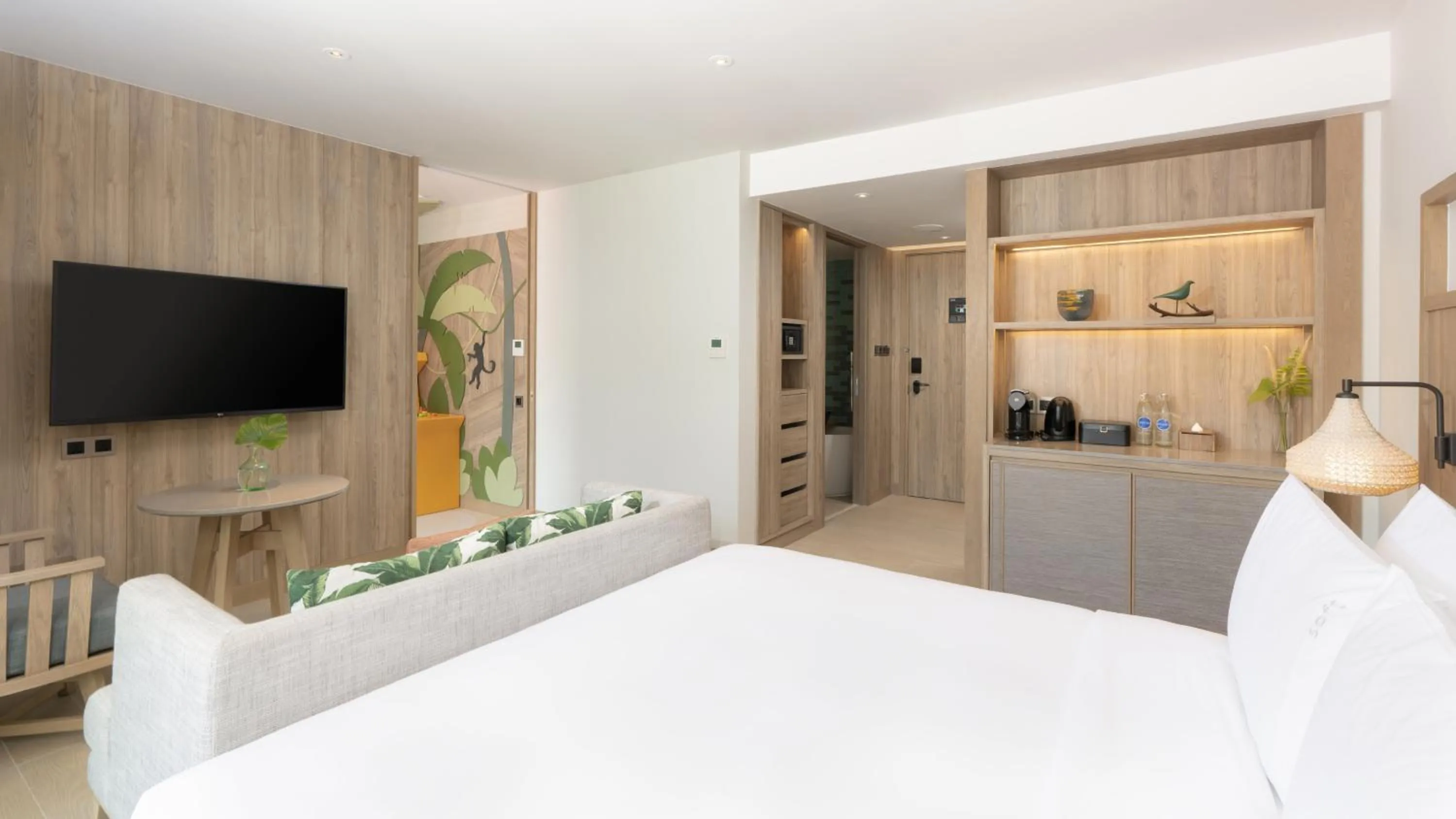 Photo of the whole room, Bed in Holiday Inn Resort Samui Bophut Beach, an IHG Hotel