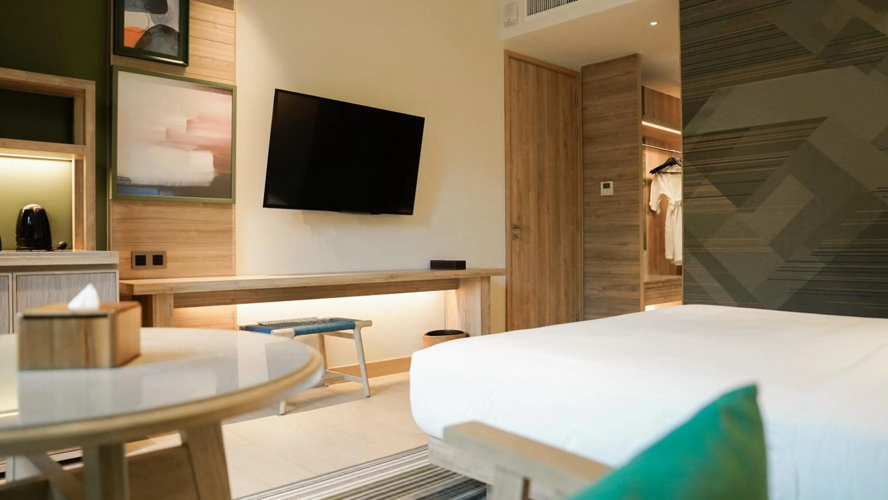 Bedroom, Bed in Holiday Inn Resort Samui Bophut Beach, an IHG Hotel