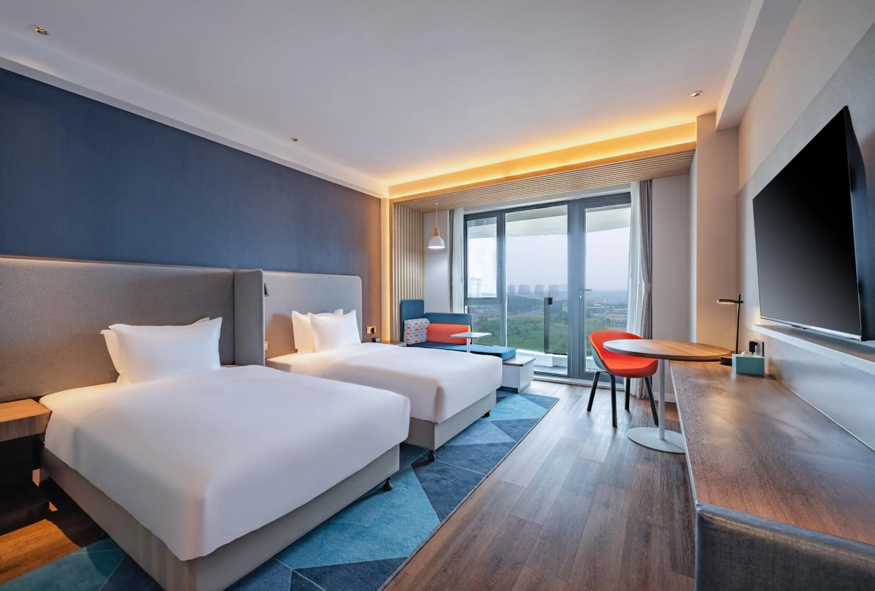 Photo of the whole room, Bed in Holiday Inn Express Huludao Seaview by IHG