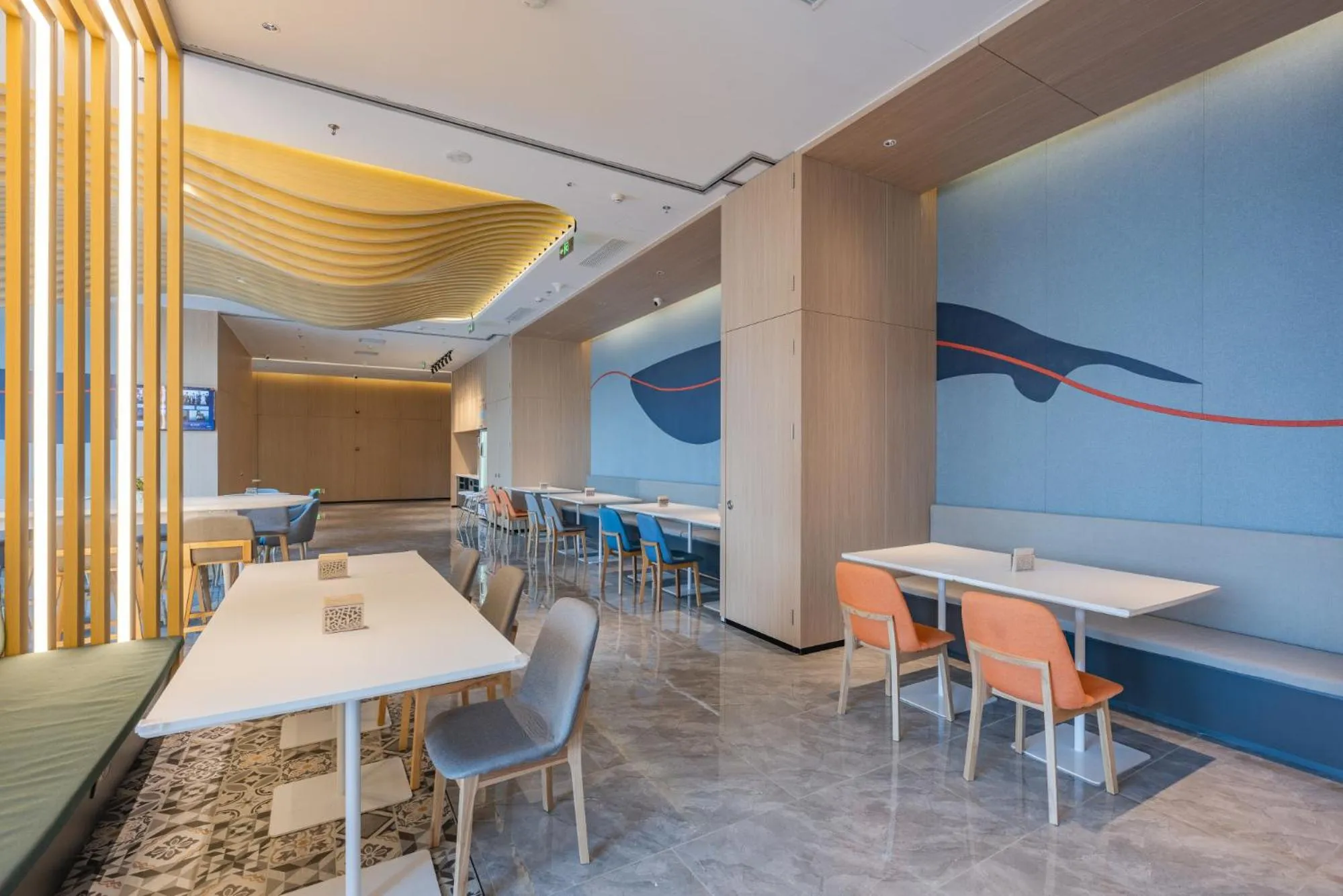 Dining area in Holiday Inn Express Huludao Seaview by IHG