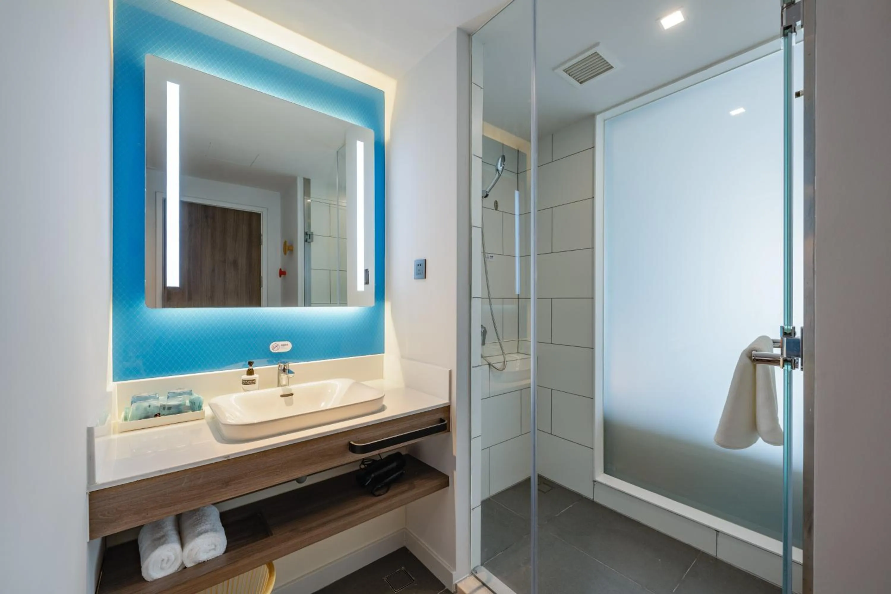 Bathroom in Holiday Inn Express Huludao Seaview by IHG