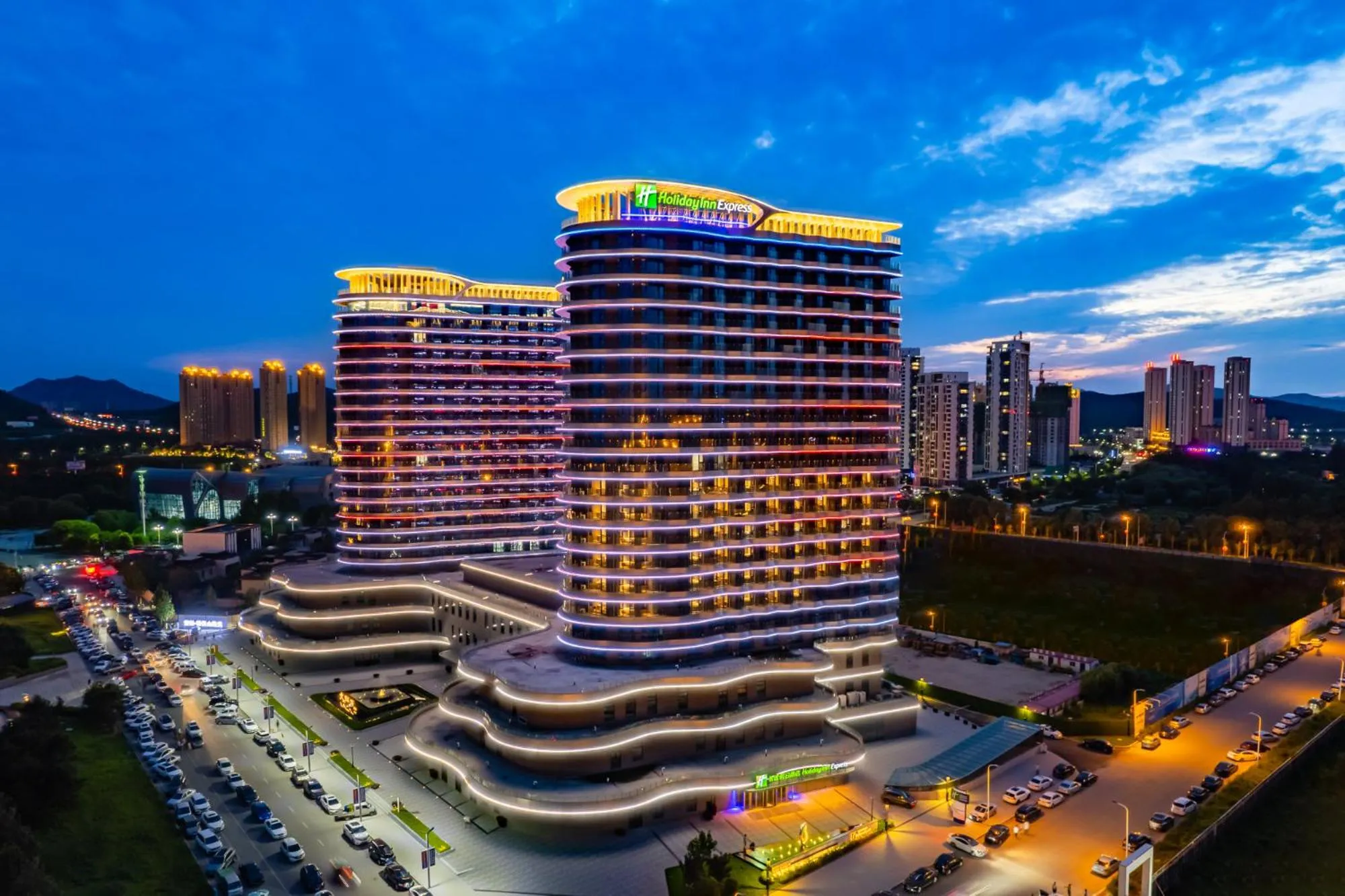 Nearby landmark in Holiday Inn Express Huludao Seaview by IHG